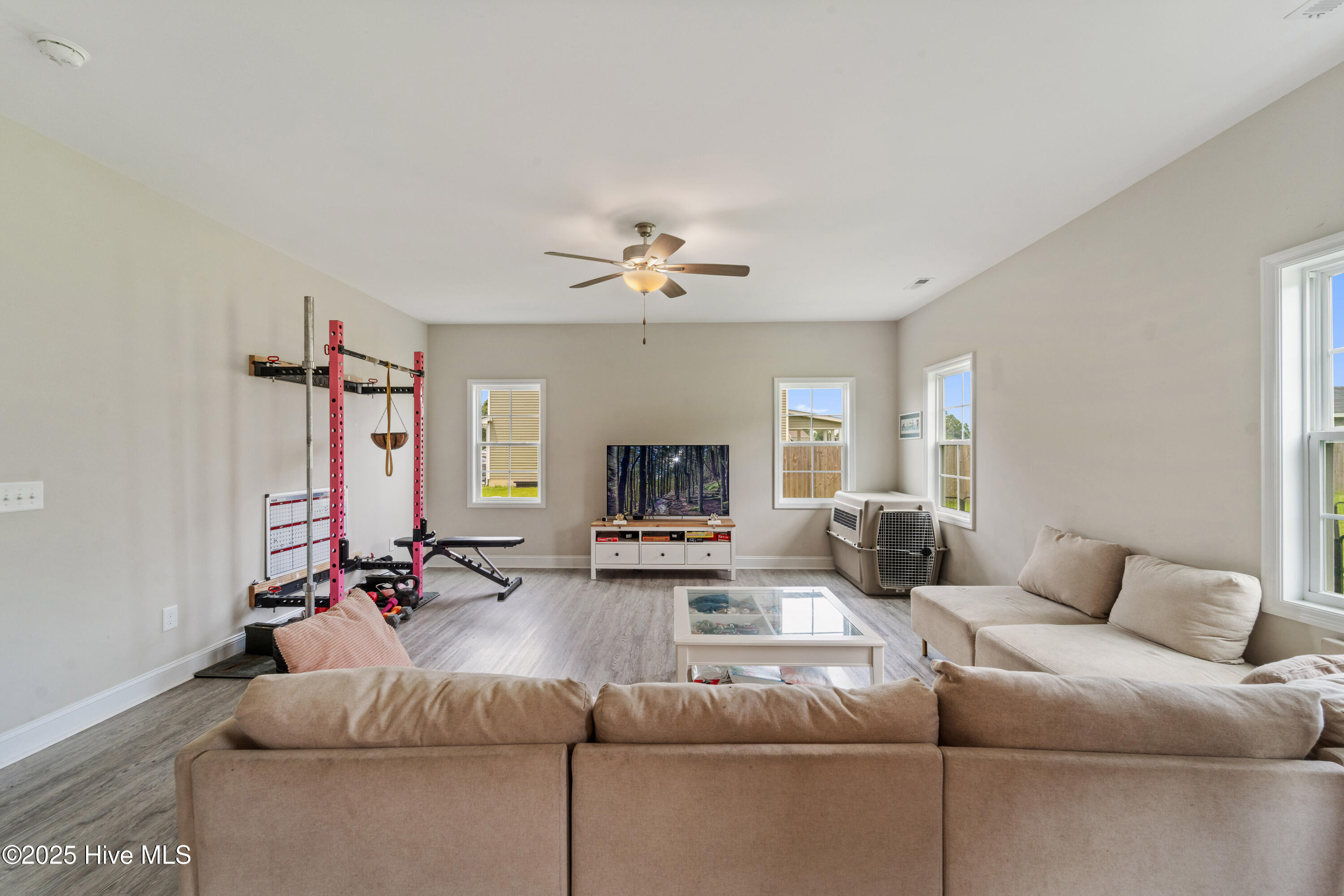 100533820 | Photo 31