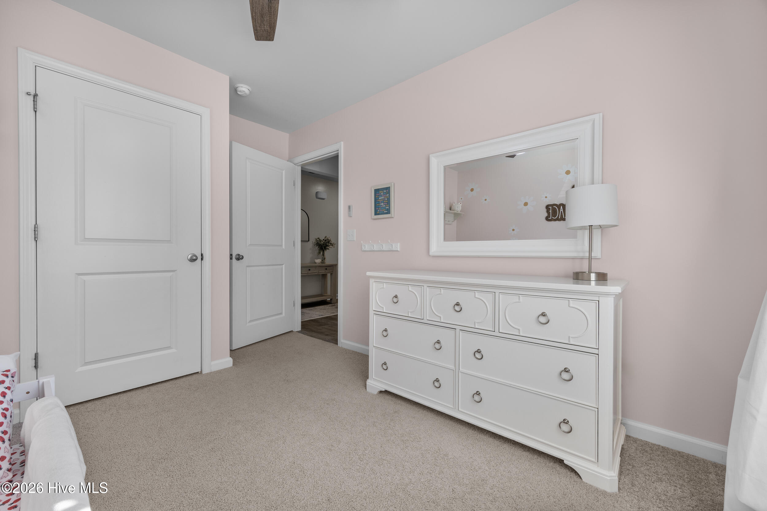 100550214 | Photo 24