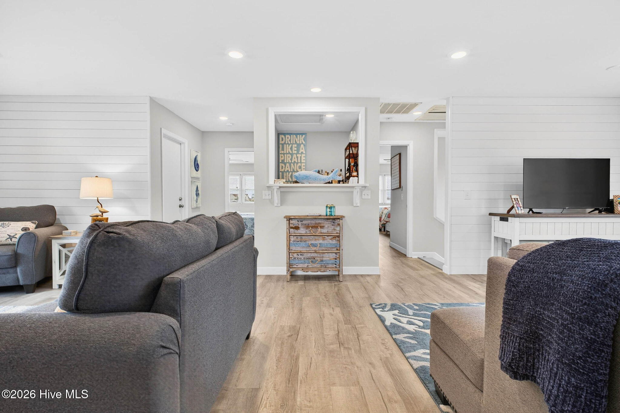 100565816 | Photo 33