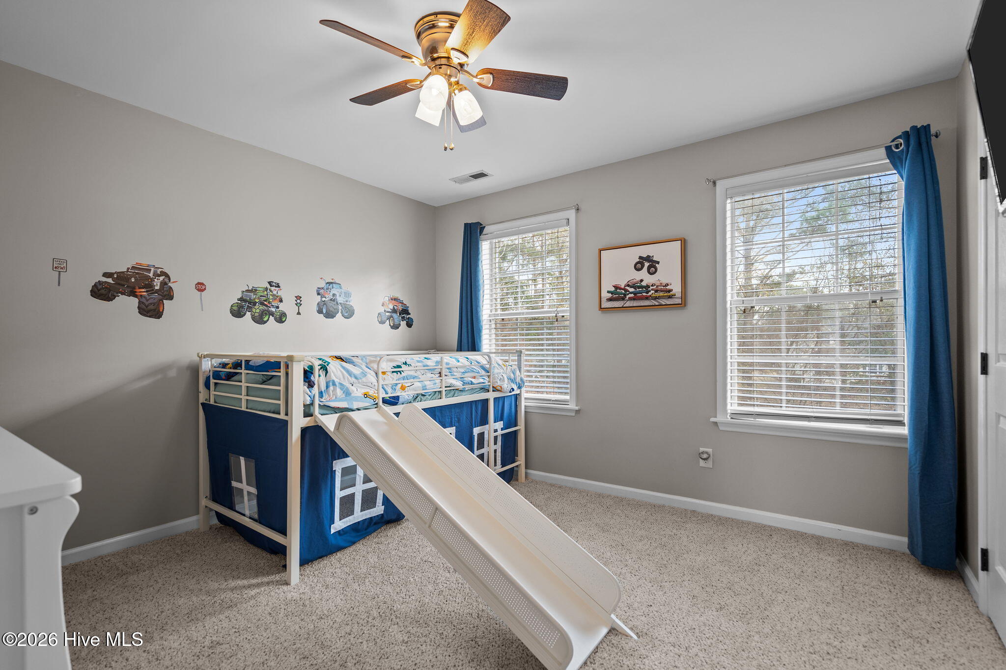 100548092 | Photo 36