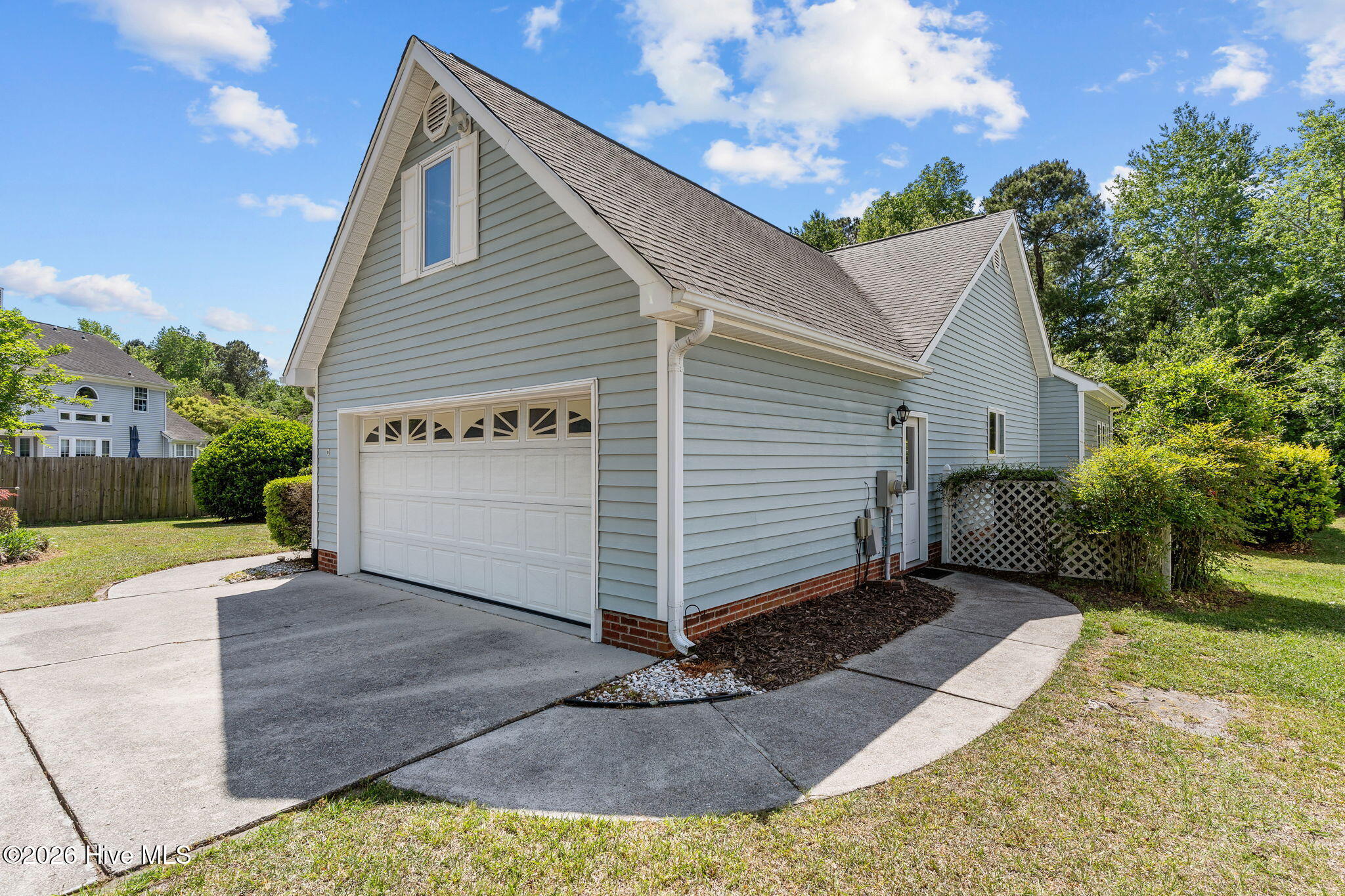 100568995 | Photo 47