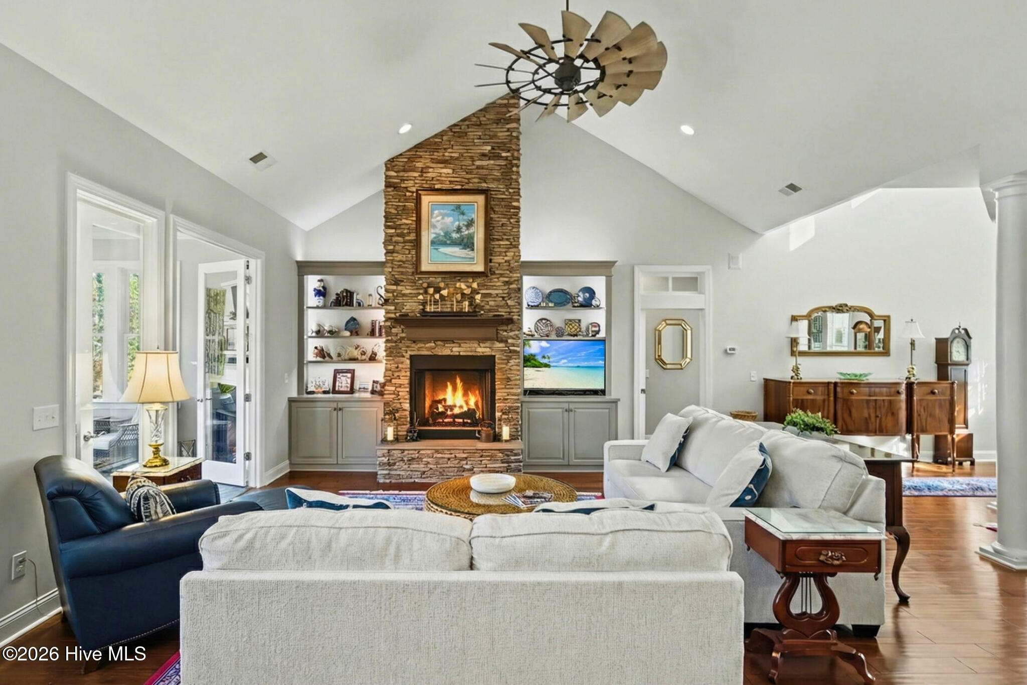 100549590 | Photo 14