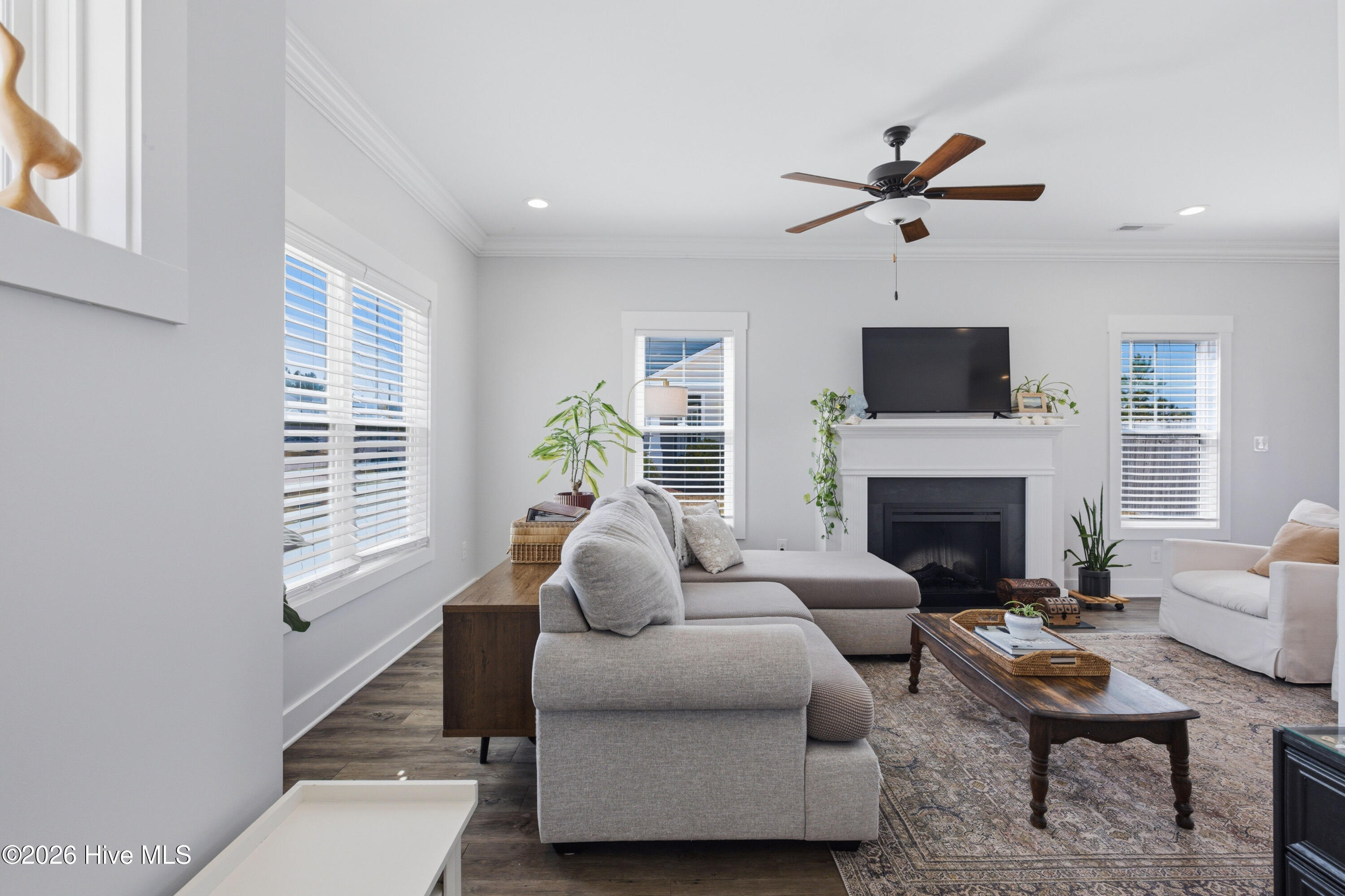 100562643 | Photo 10