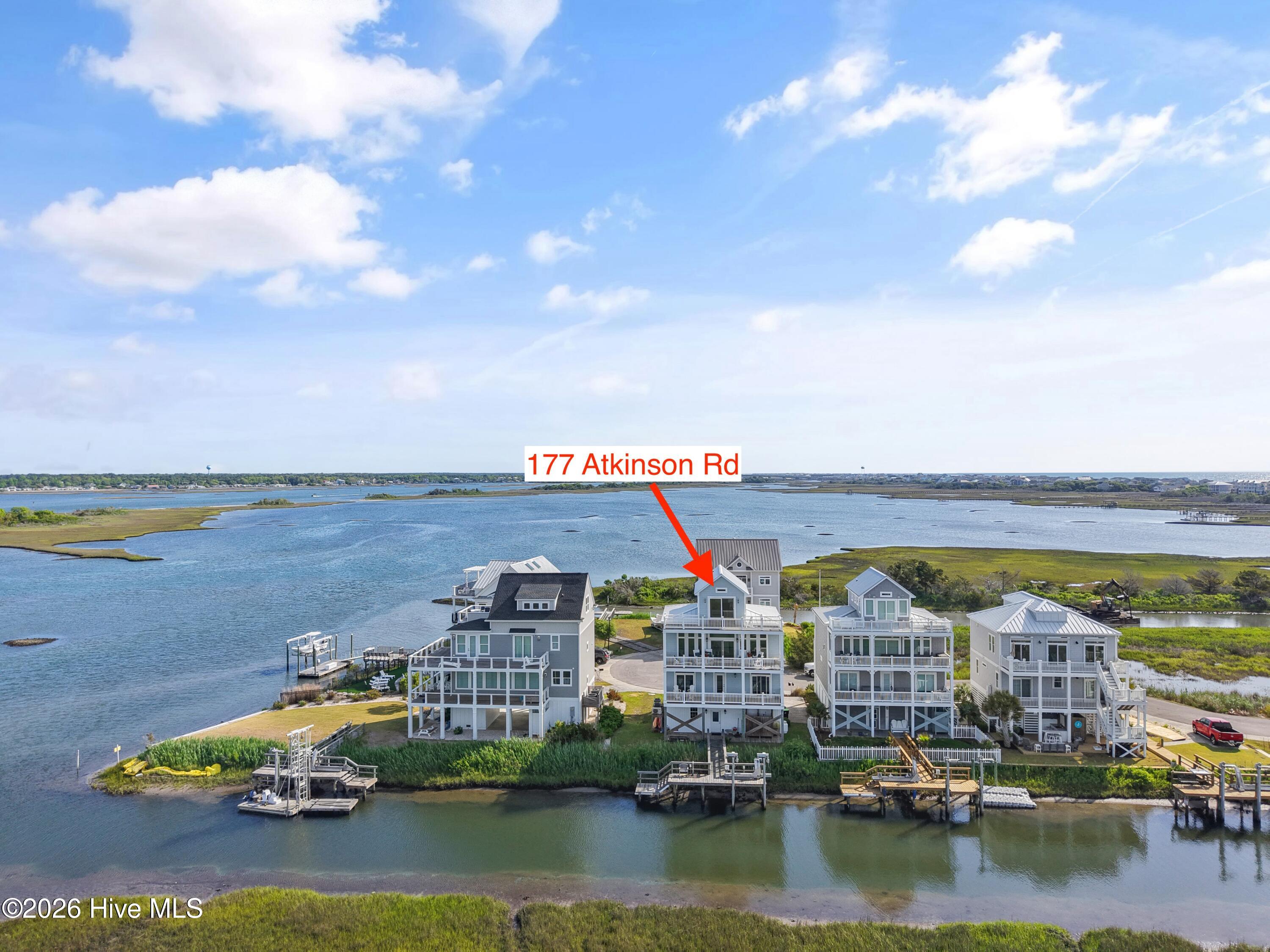 100569393 | Photo 46