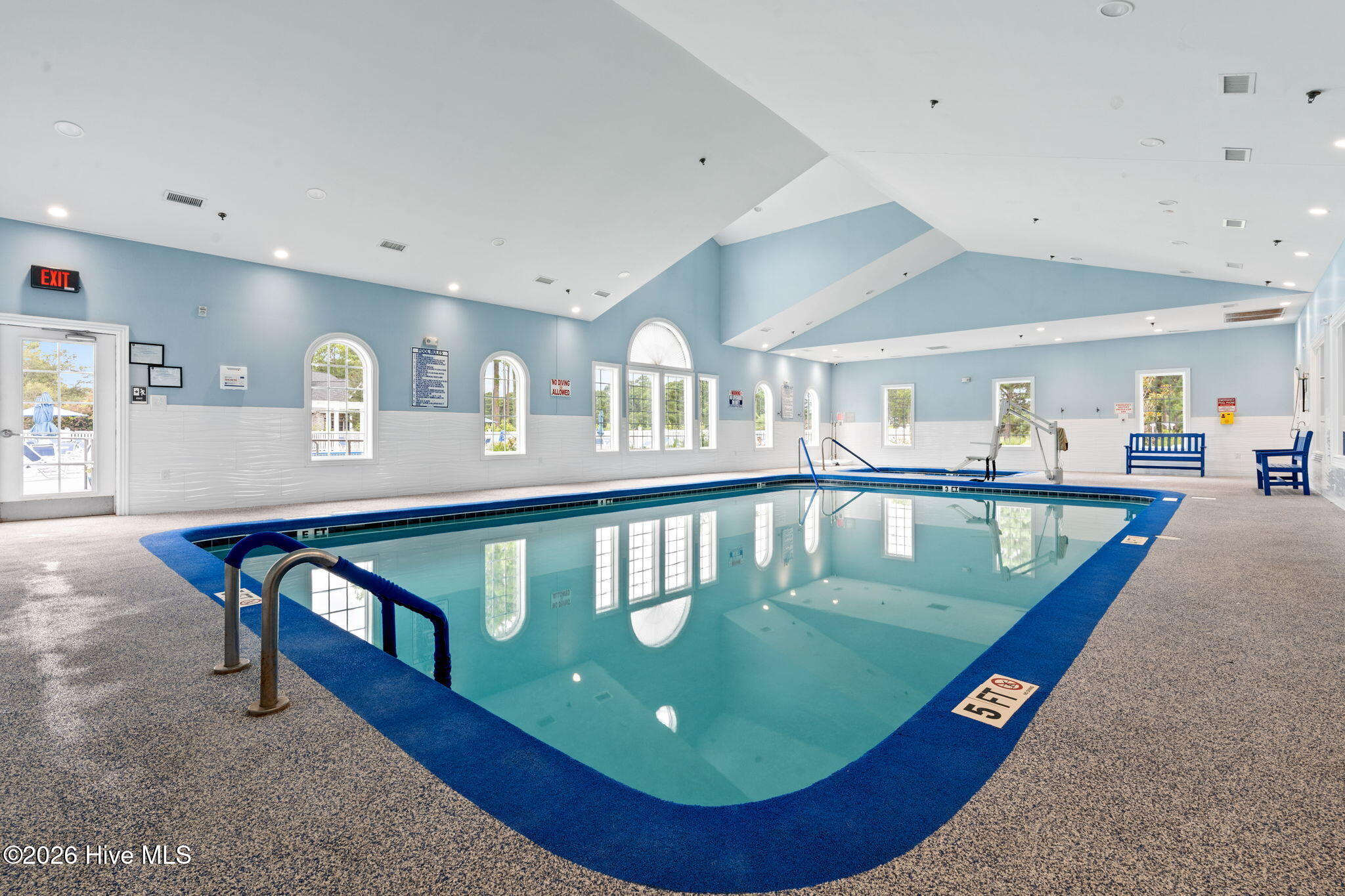 100558044 | Photo 68