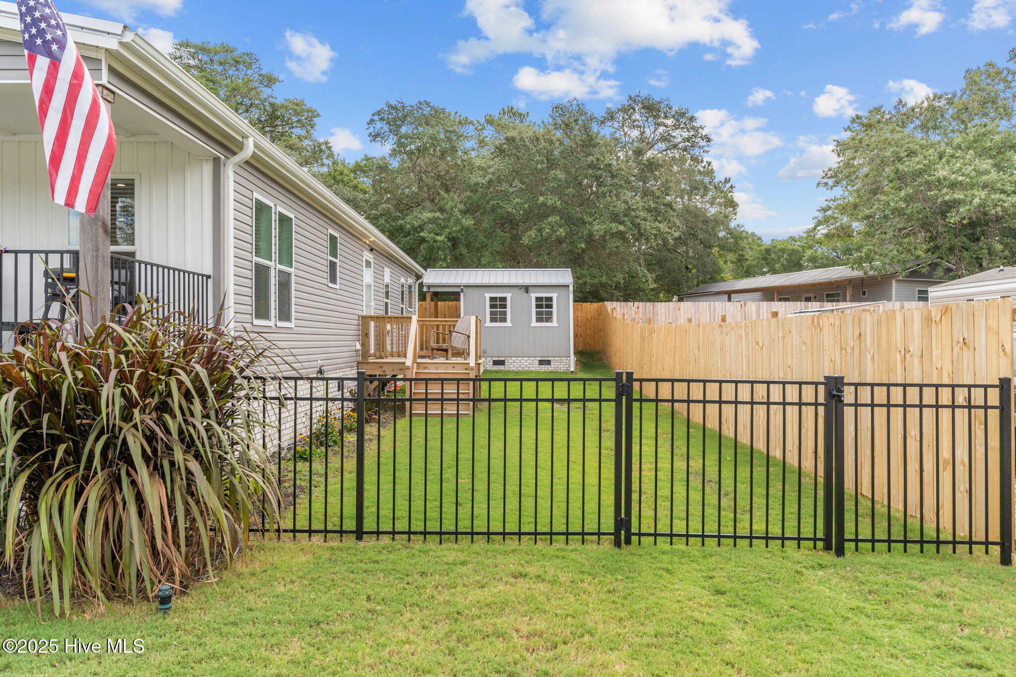 100530001 | Photo 34