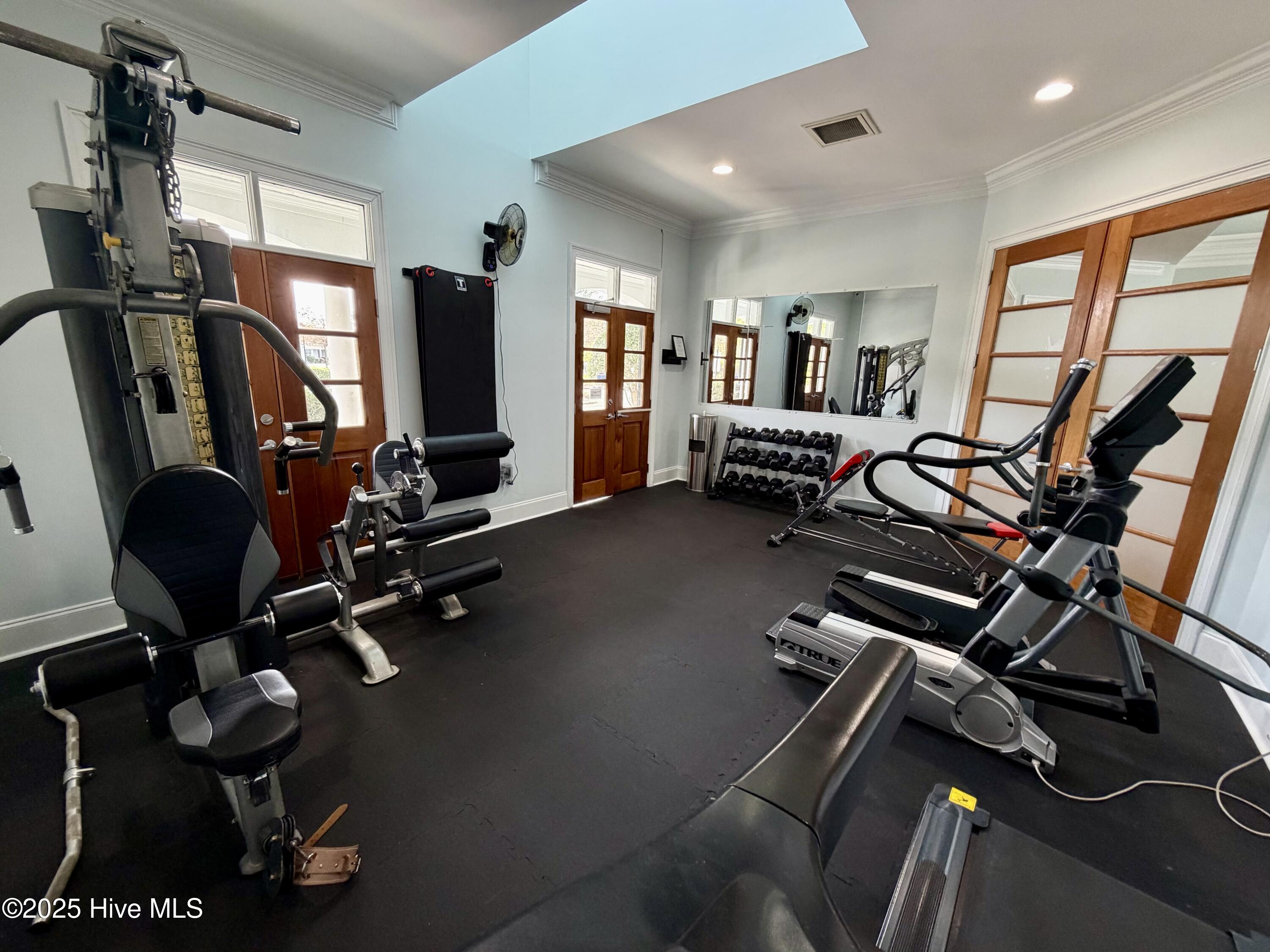 100541637 | Photo 63