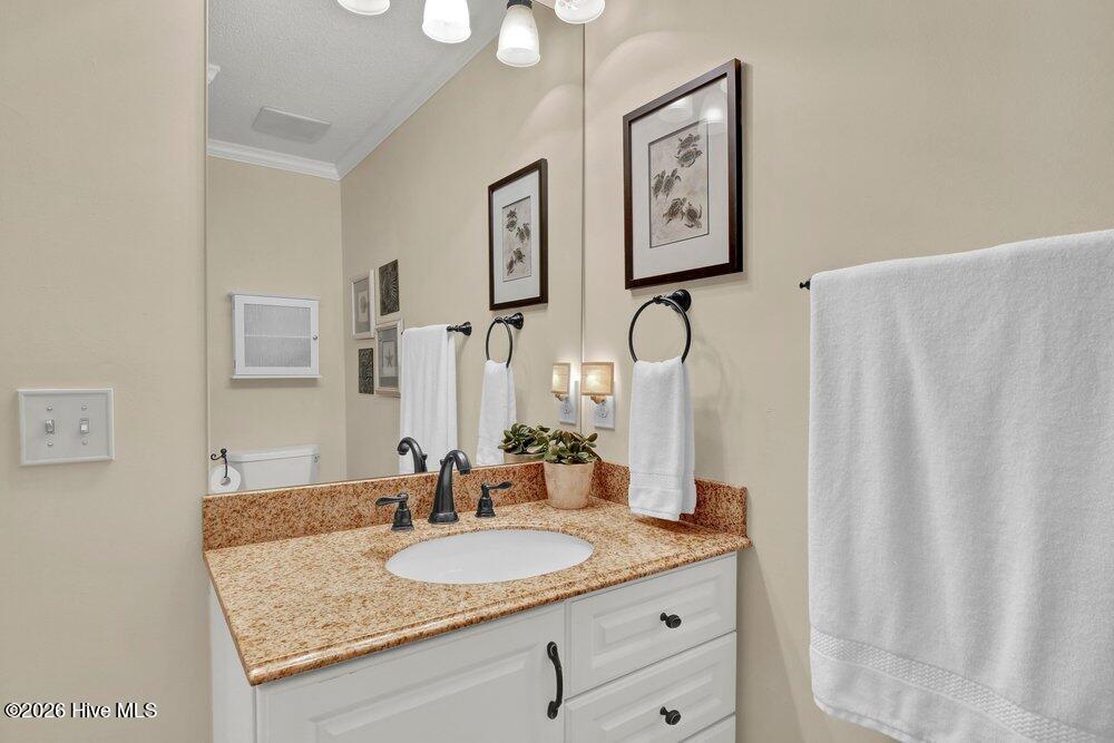 100558966 | Photo 21