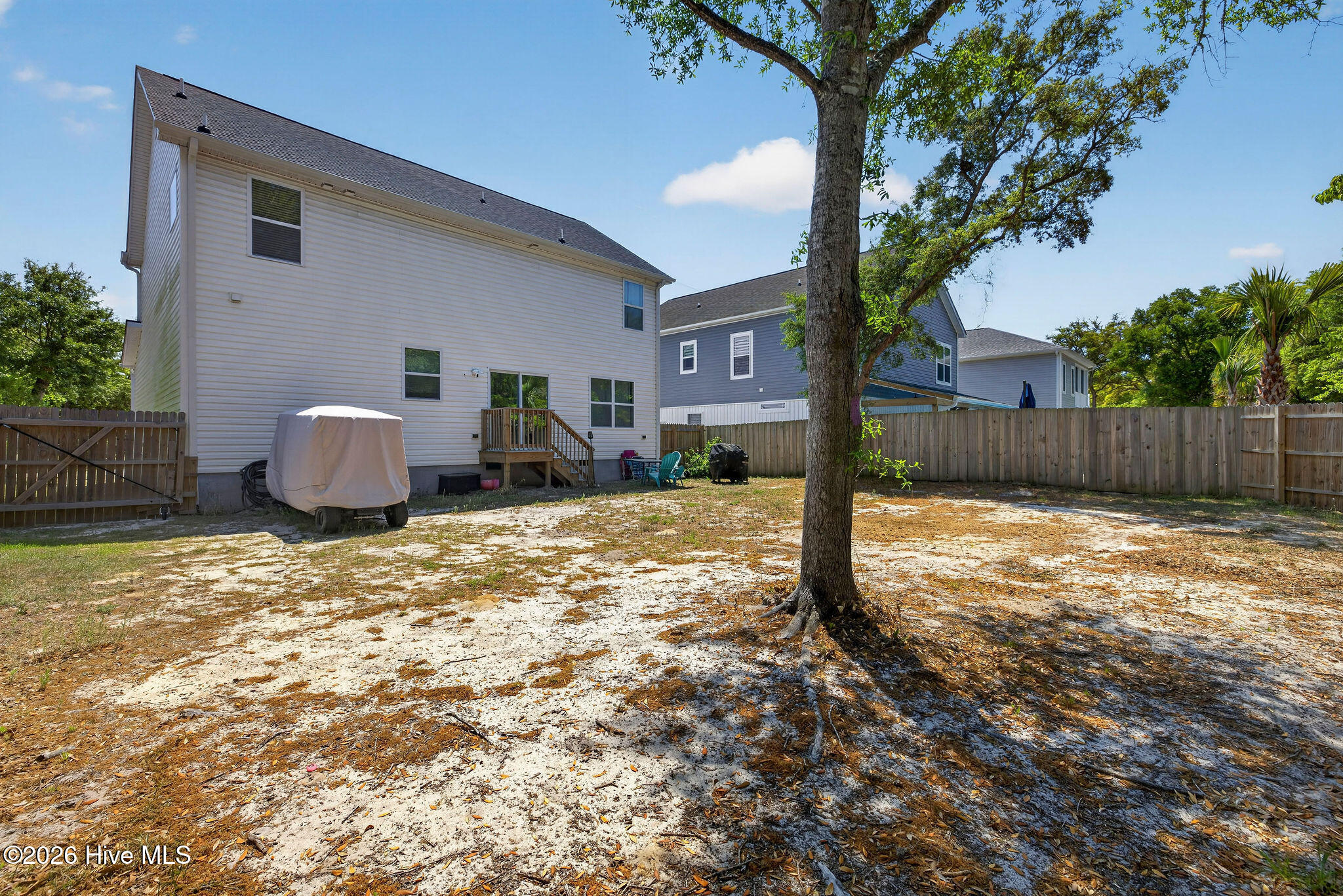 100570587 | Photo 42