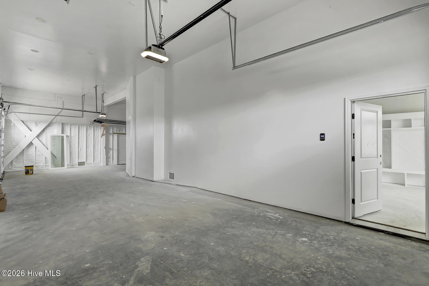 100559253 | Photo 42