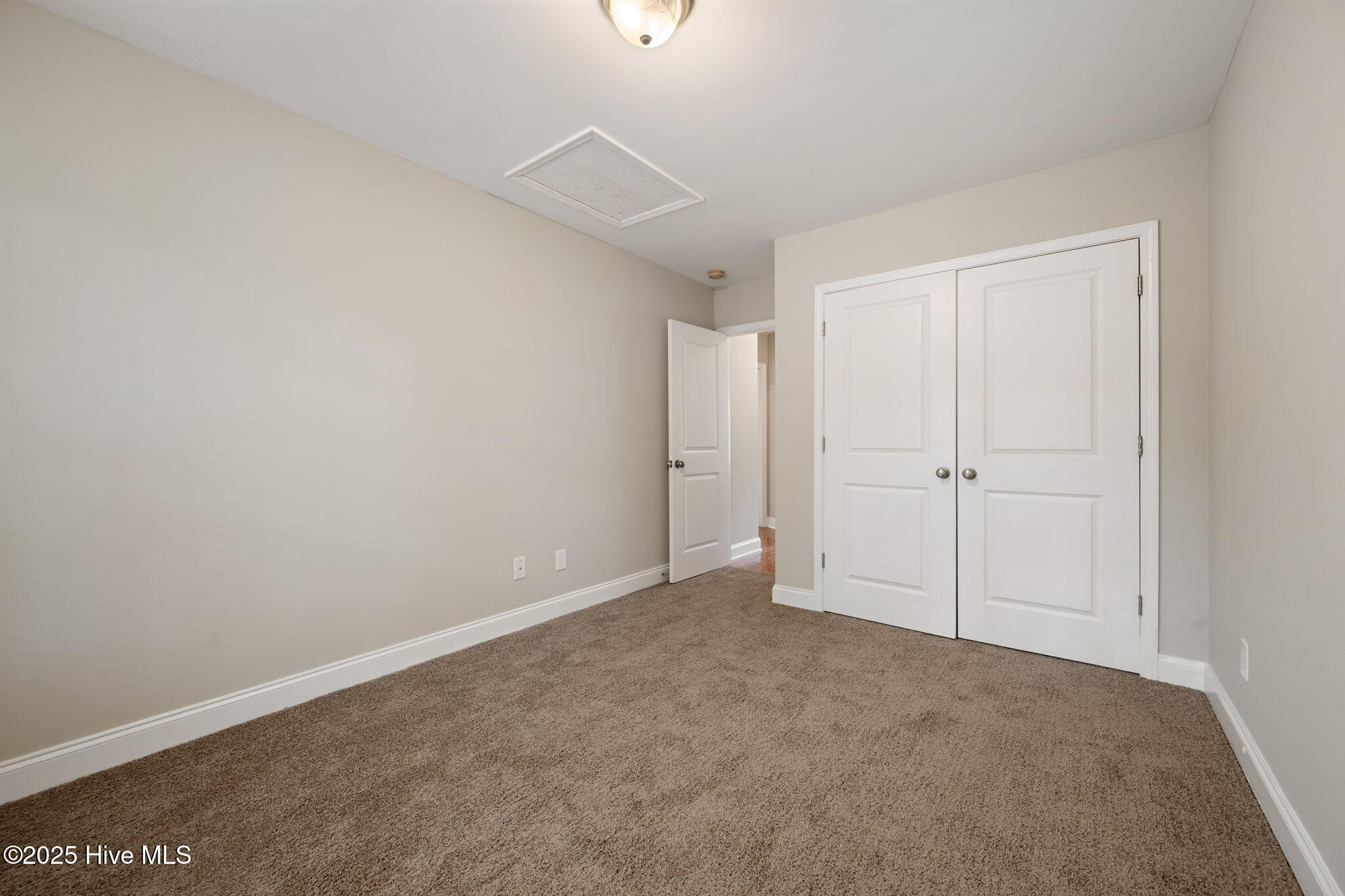 100525052 | Photo 23