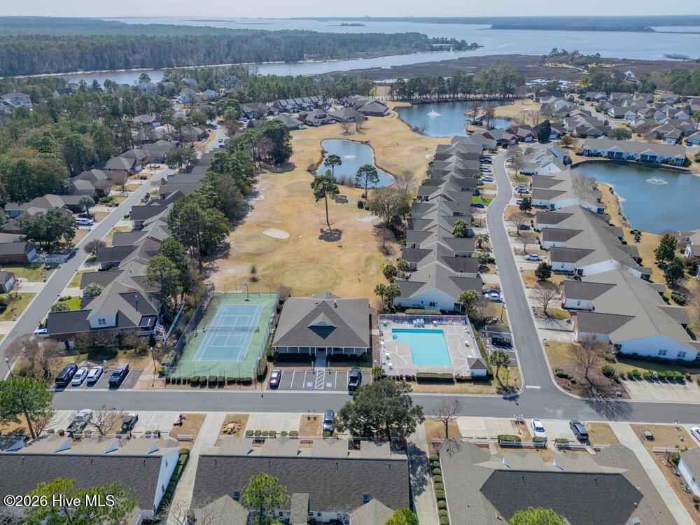 100558144 | Photo 33