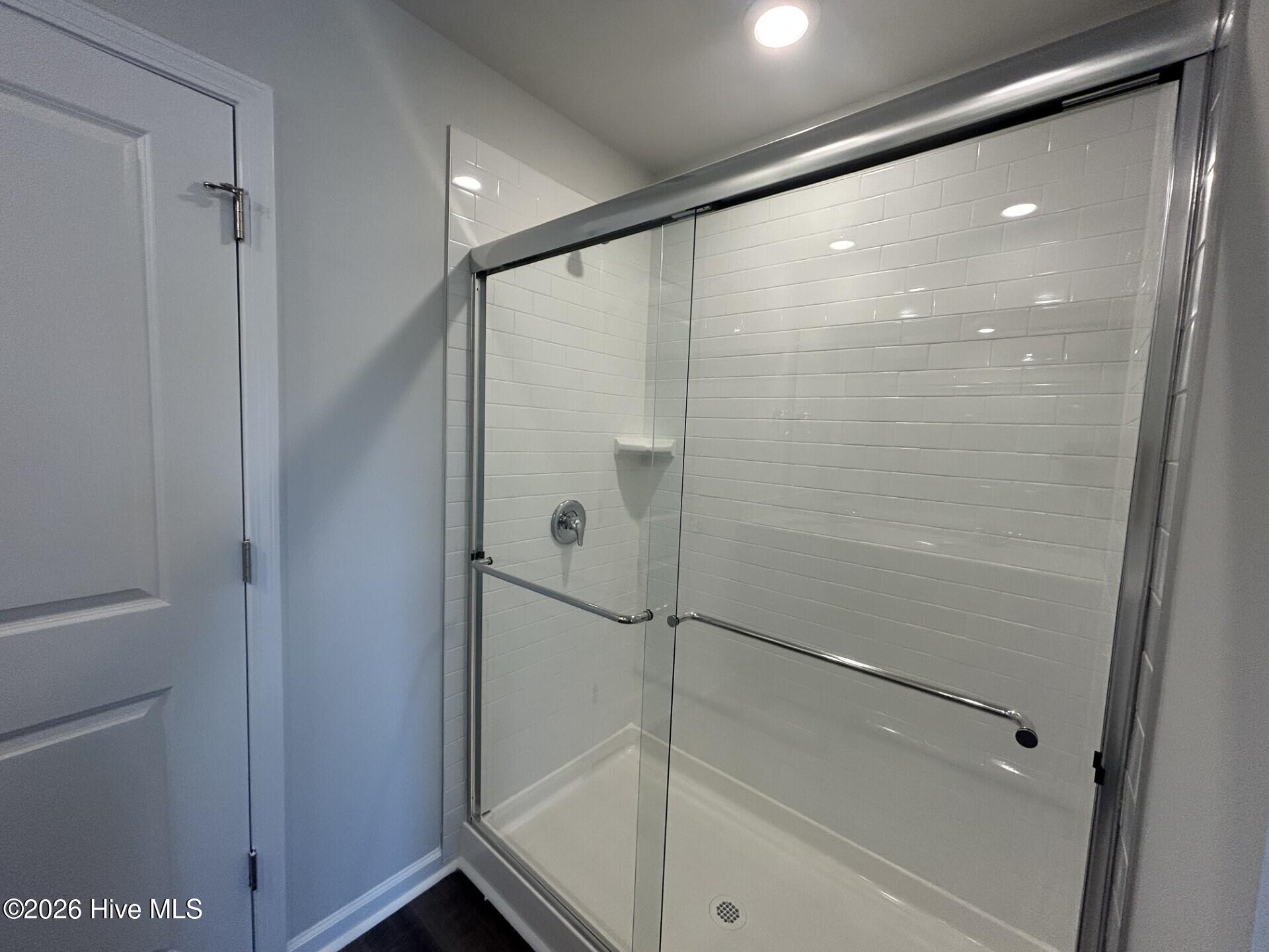 100535970 | Photo 14