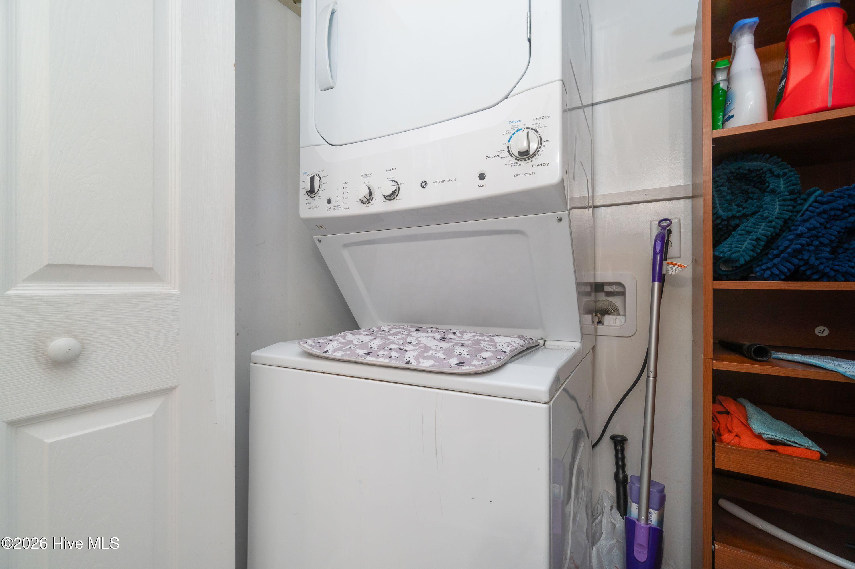 Guest bath houses the laudry closet ( great if you are coming in from outside activities!