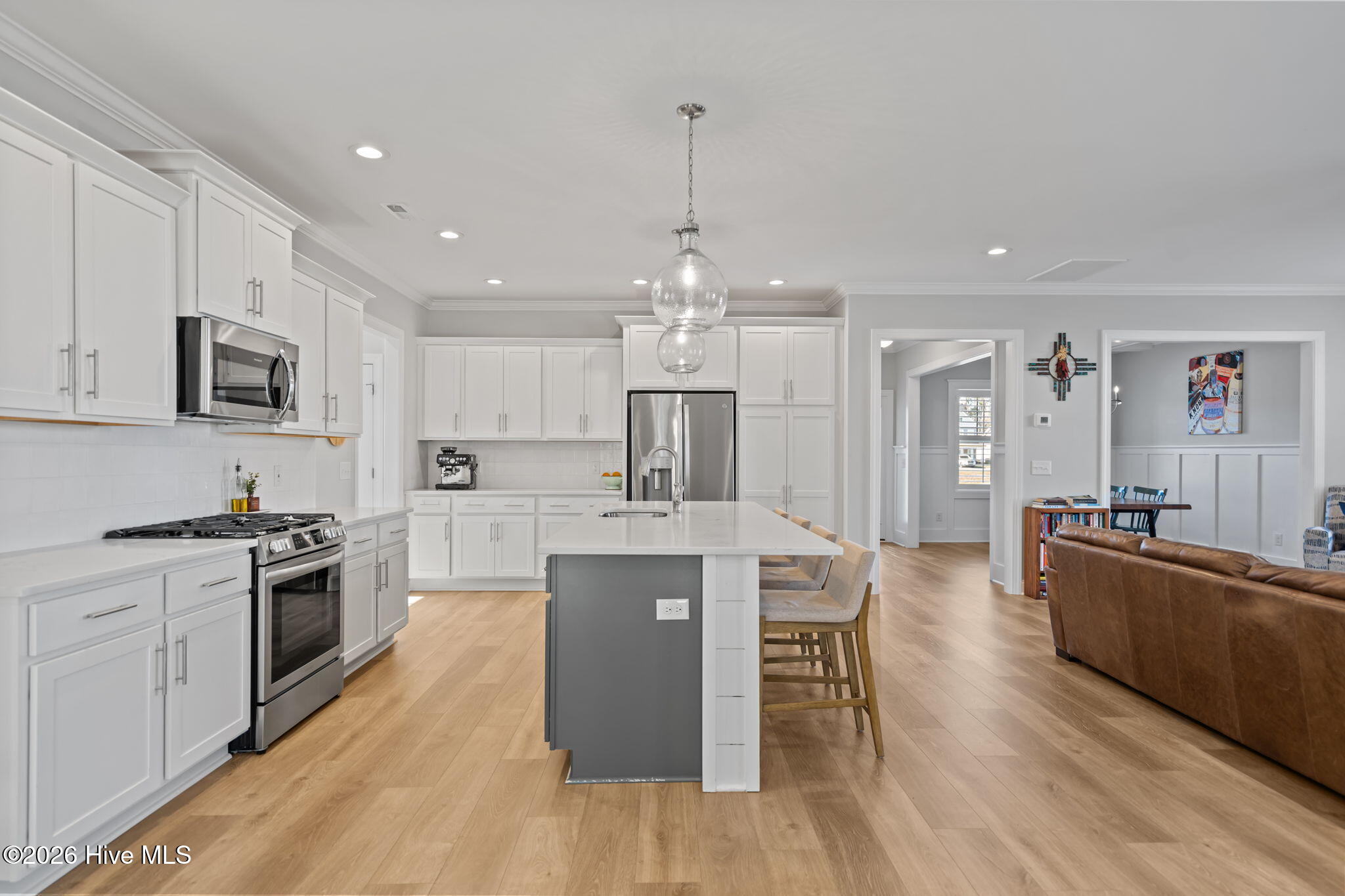 100562064 | Photo 15