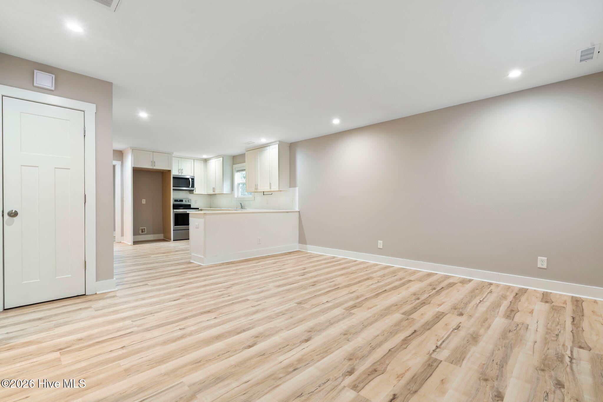 100554354 | Photo 14