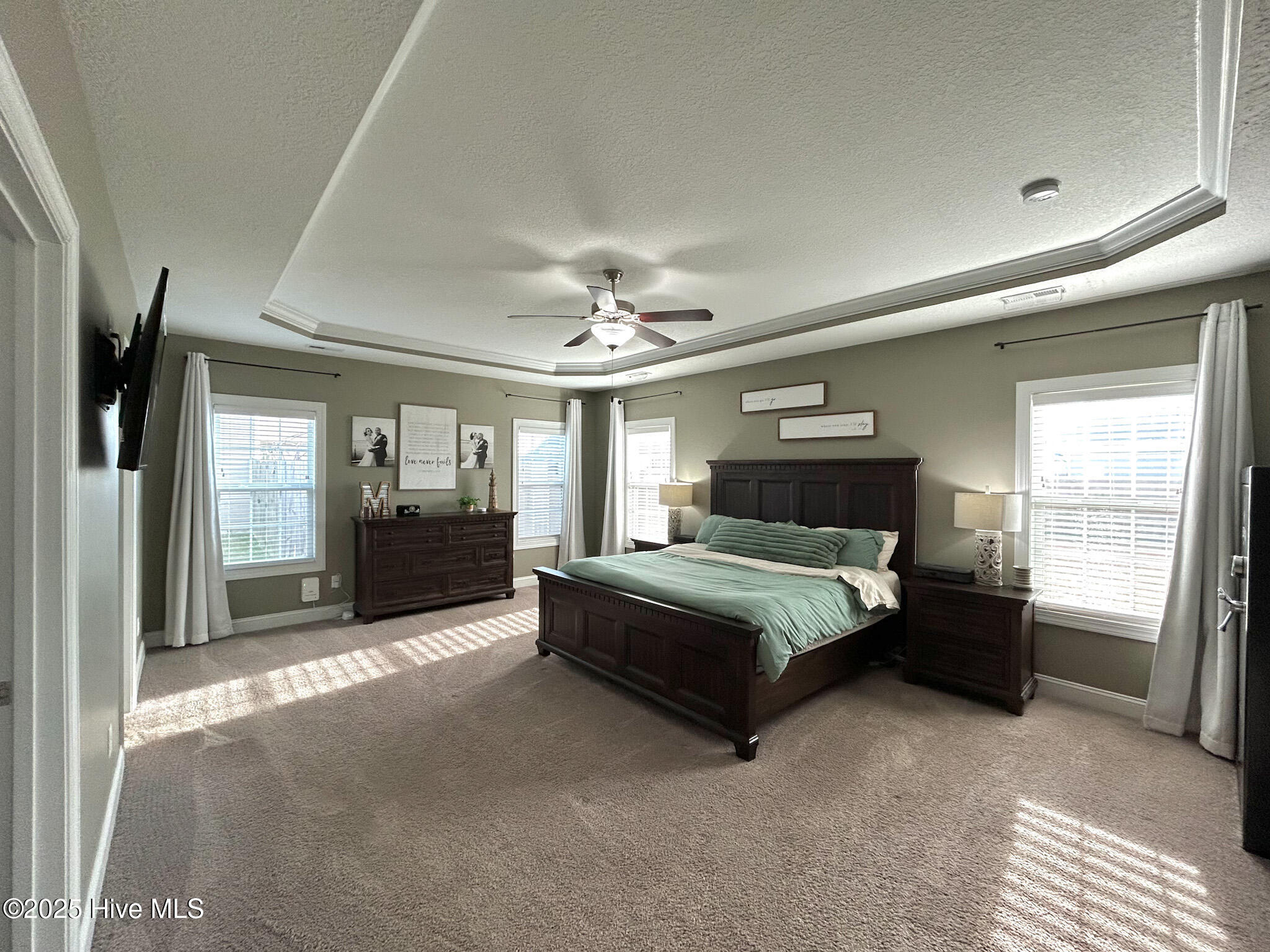 100545888 | Photo 23