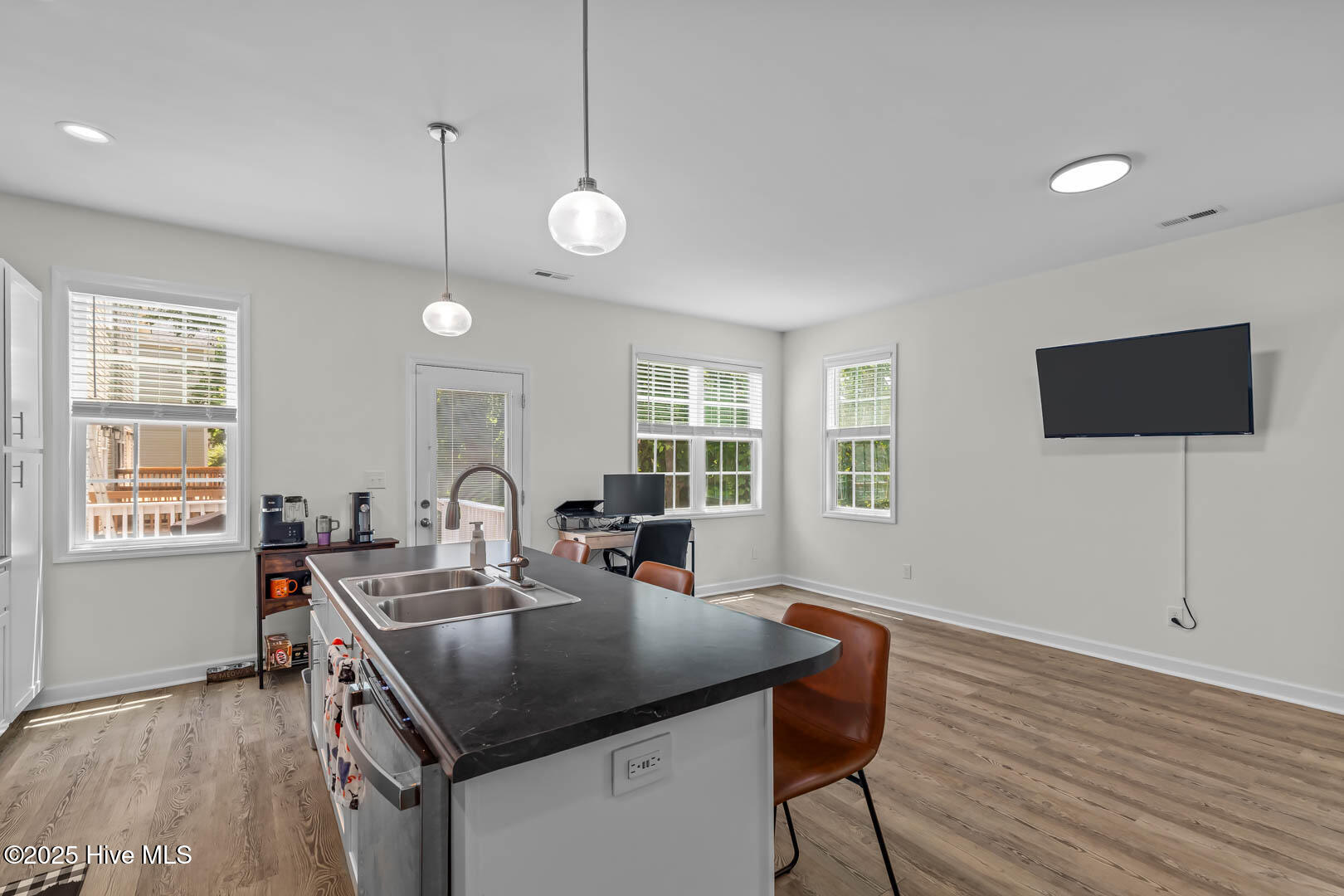 100516062 | Photo 29