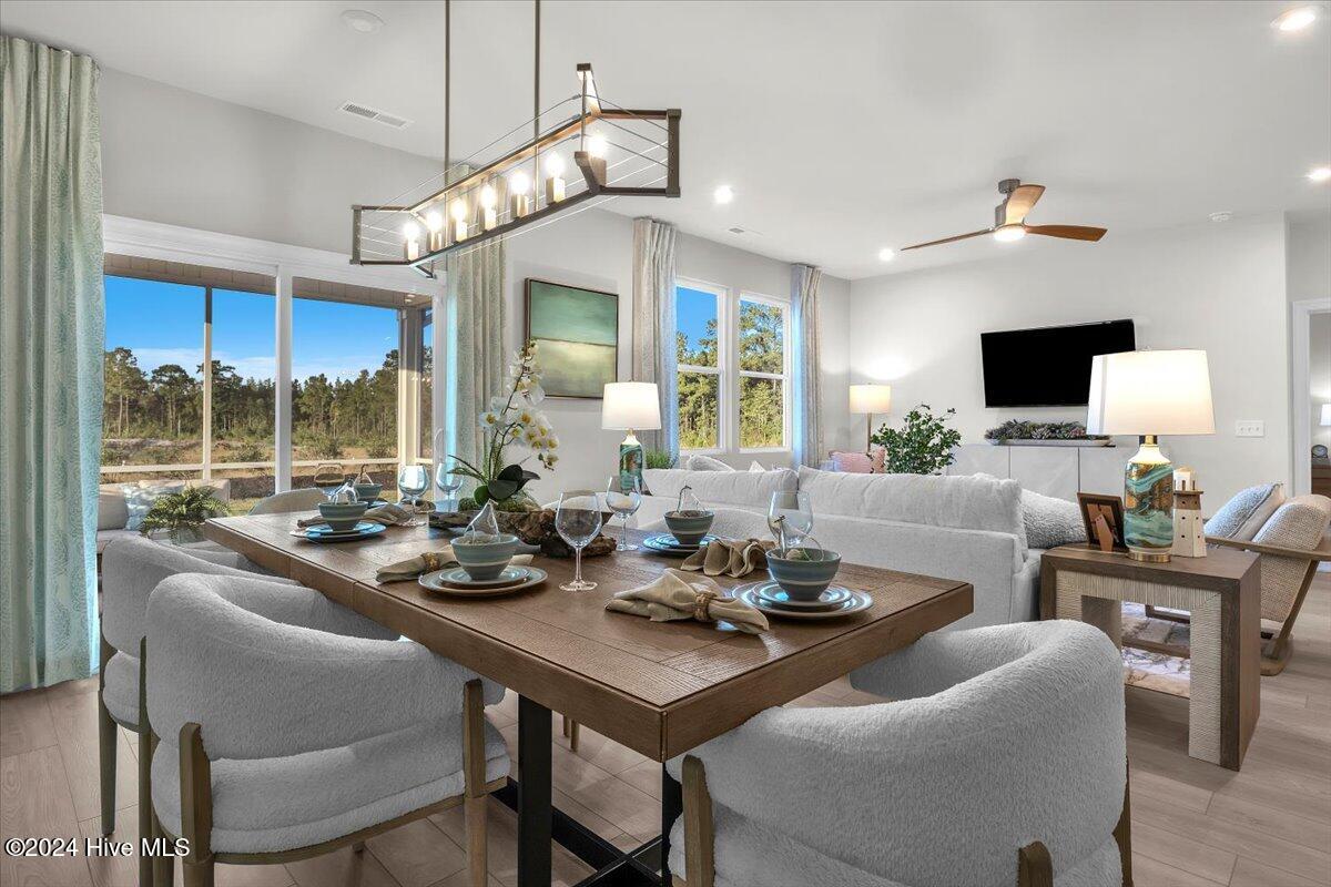 100554693 | Photo 15