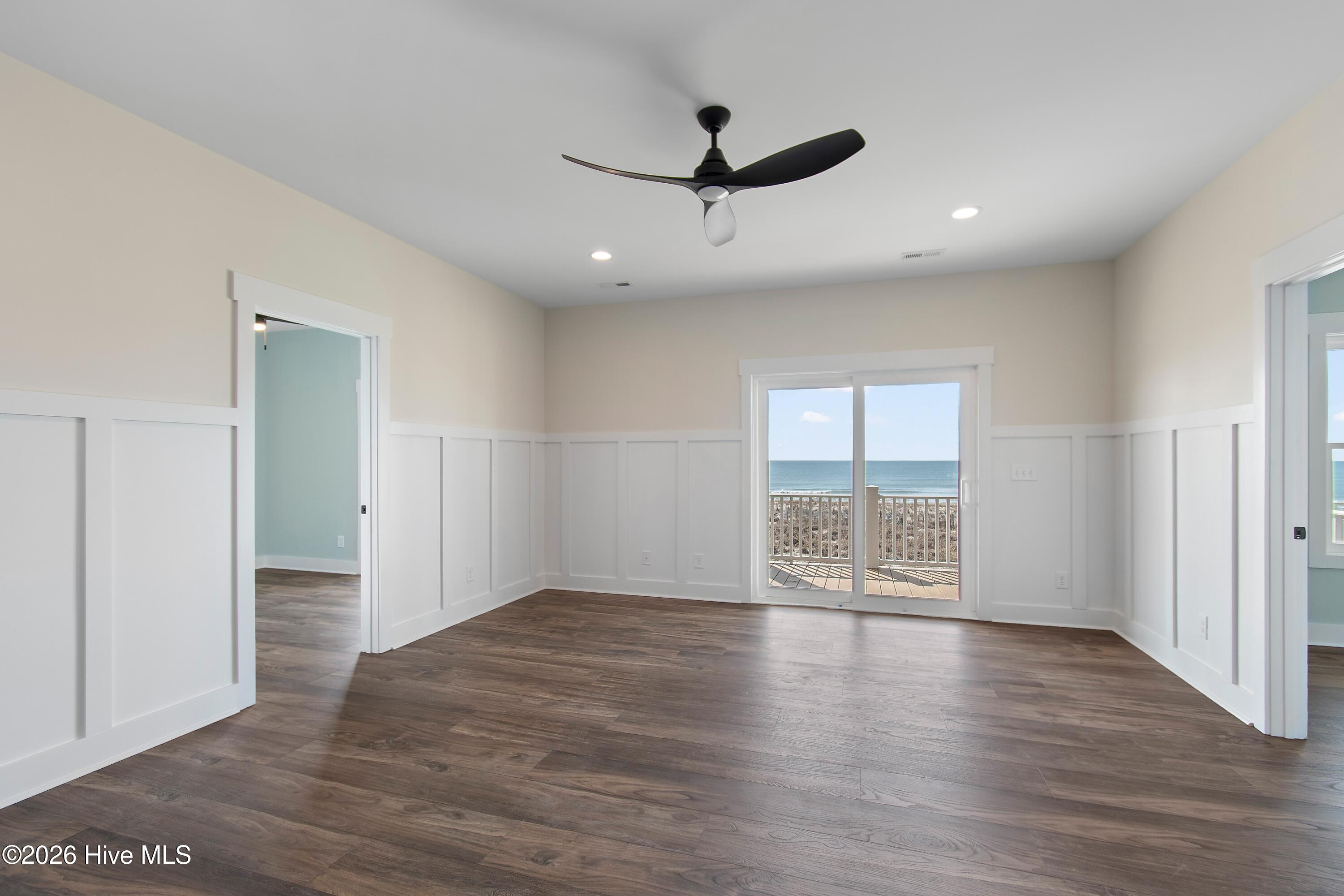 100525710 | Photo 26