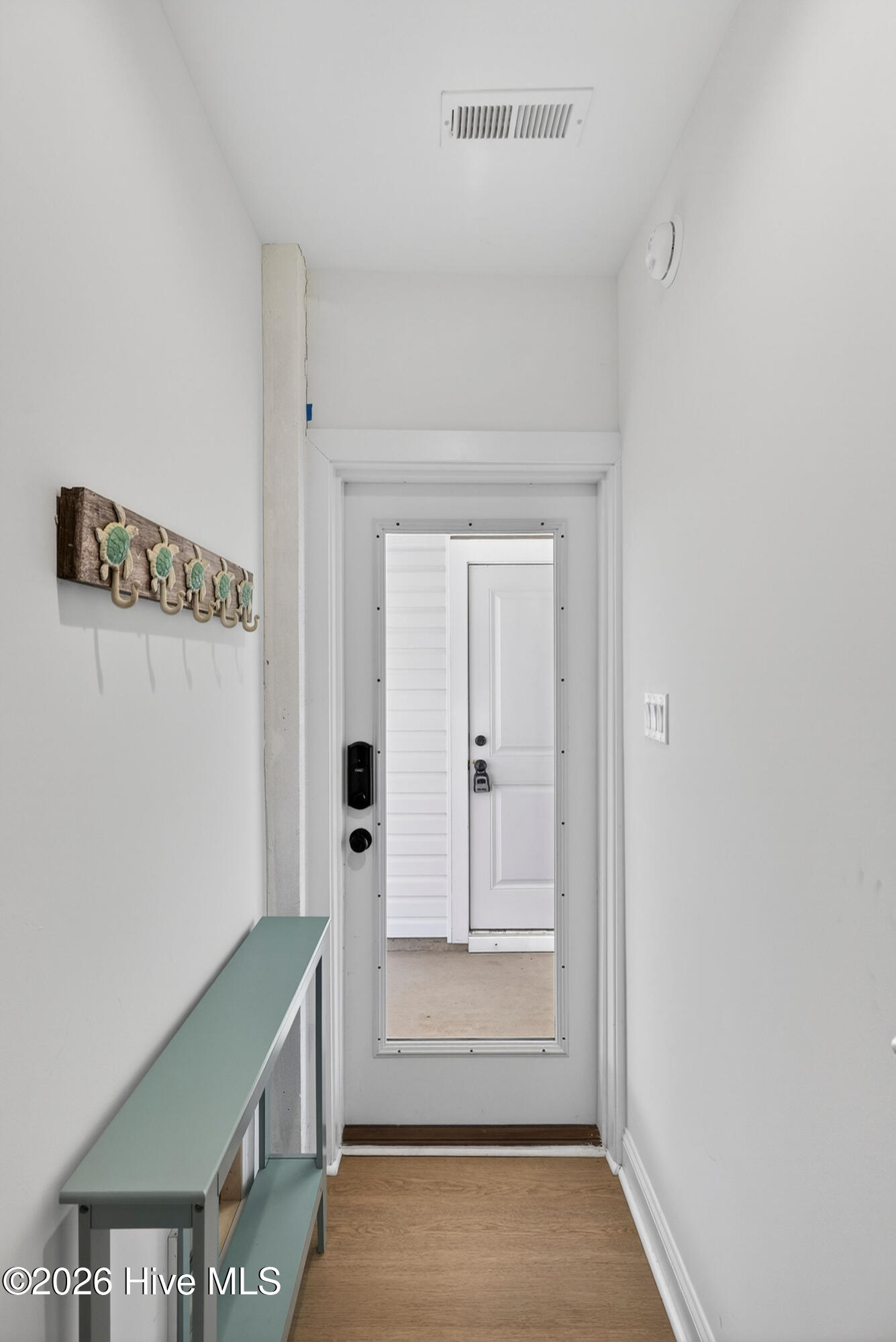 100565541 | Photo 44