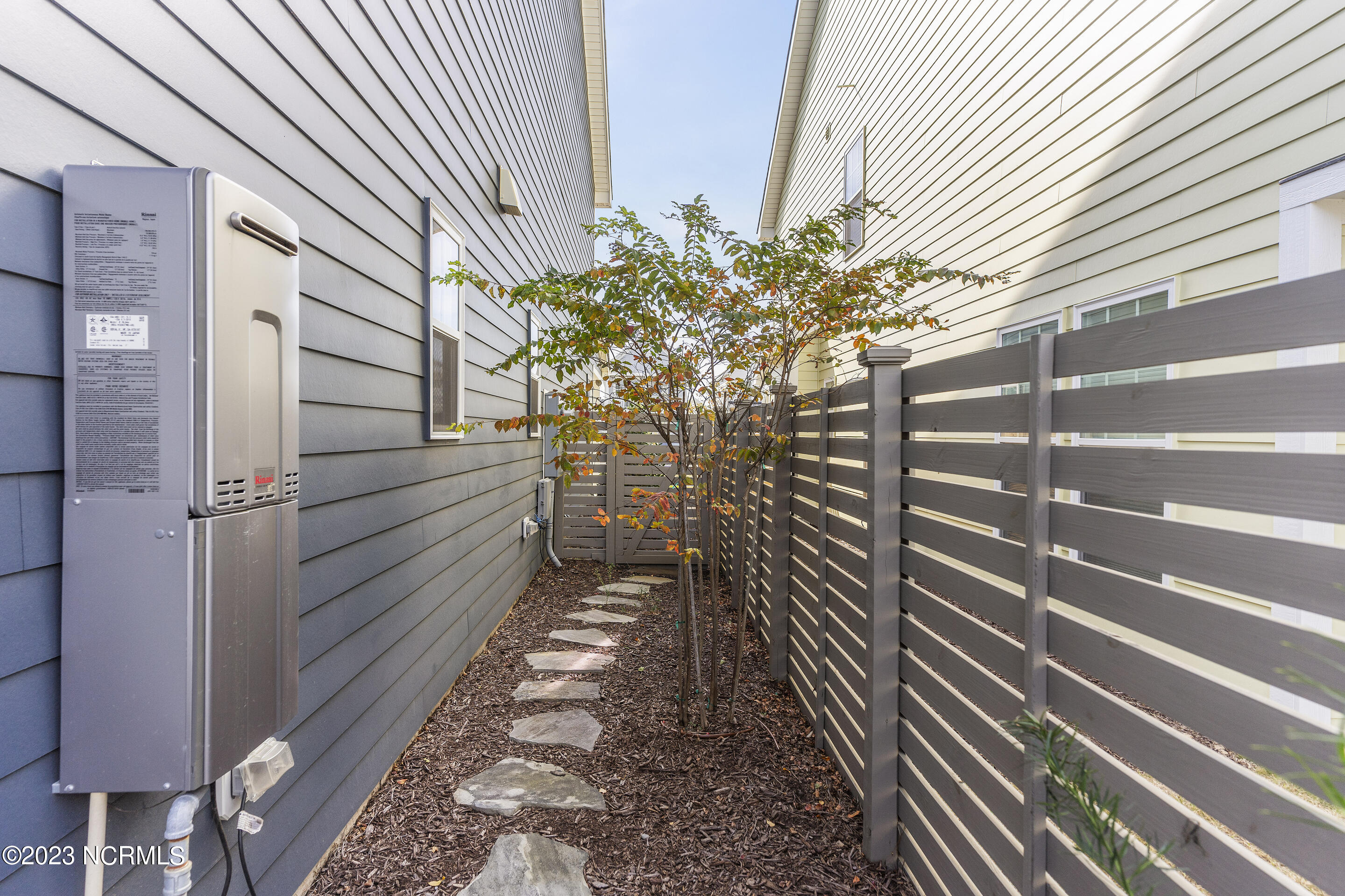 100547954 | Photo 30