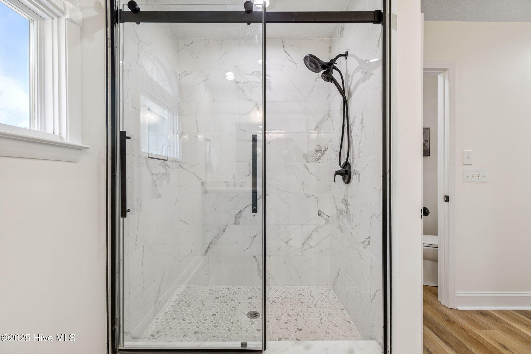 100517778 | Photo 31