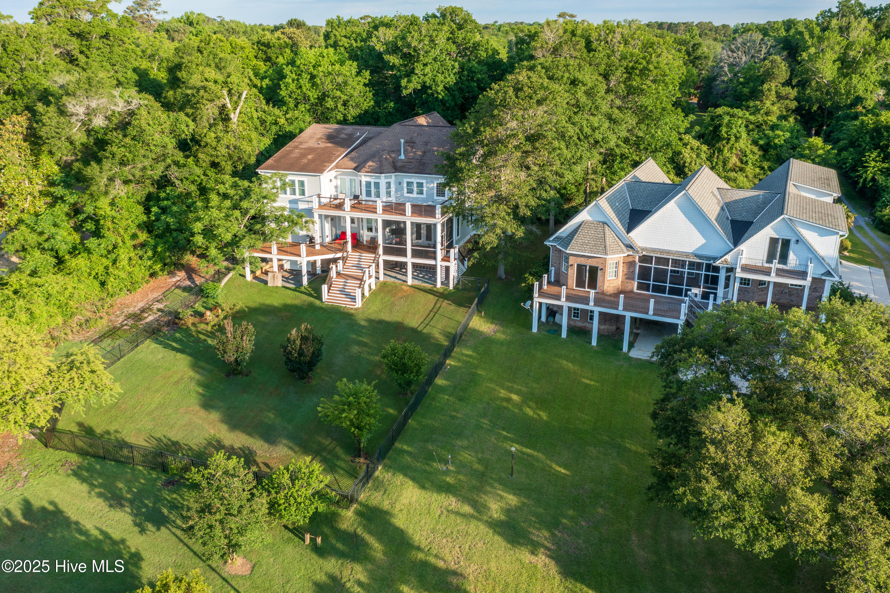 100510082 | Photo 49