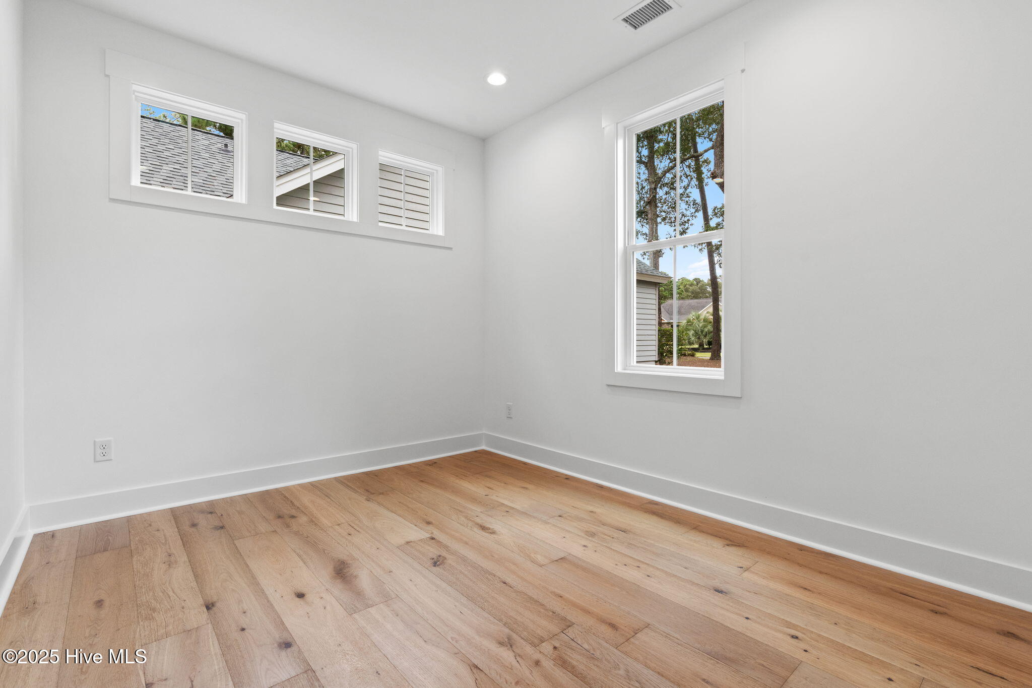 100530542 | Photo 41