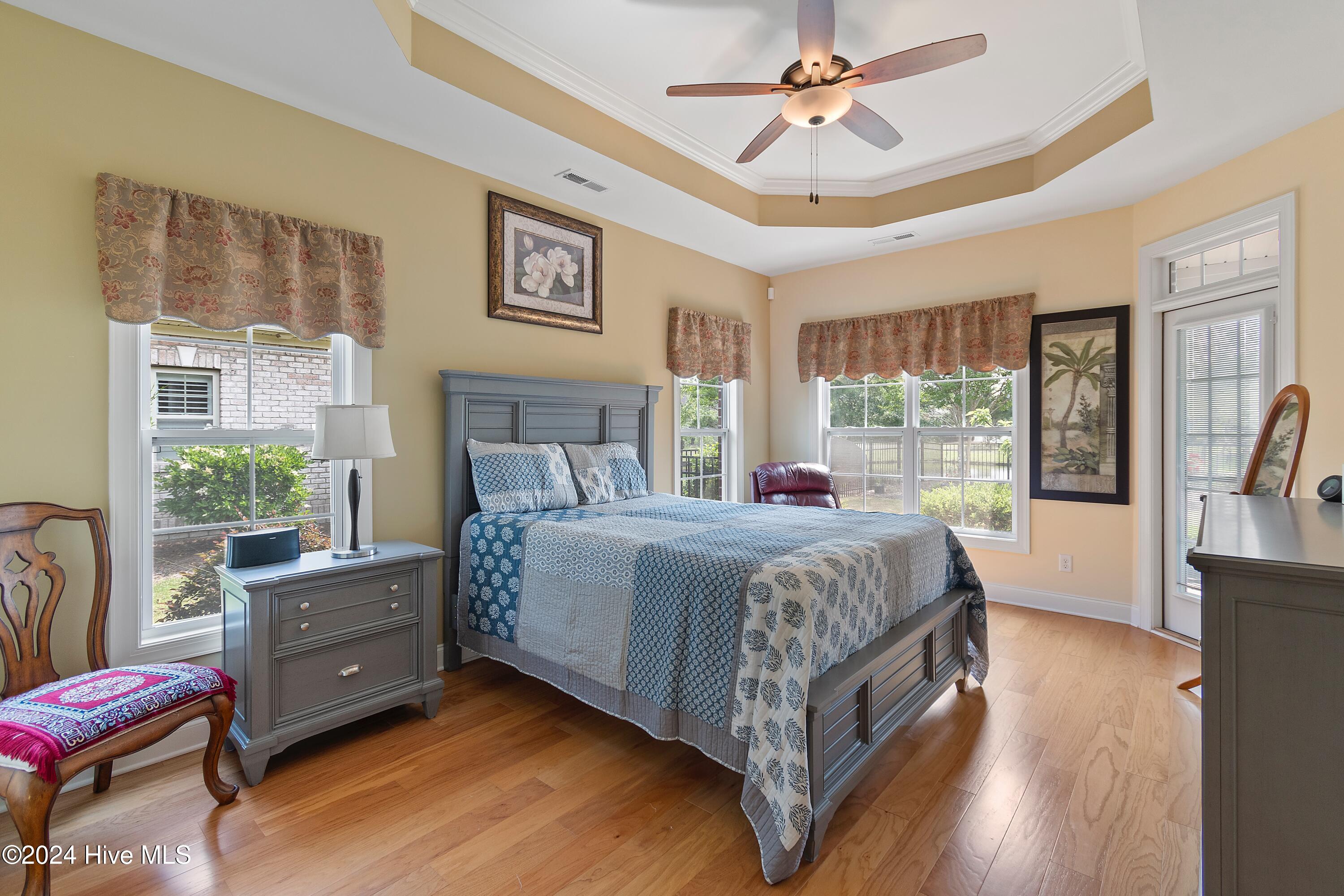 100558312 | Photo 19