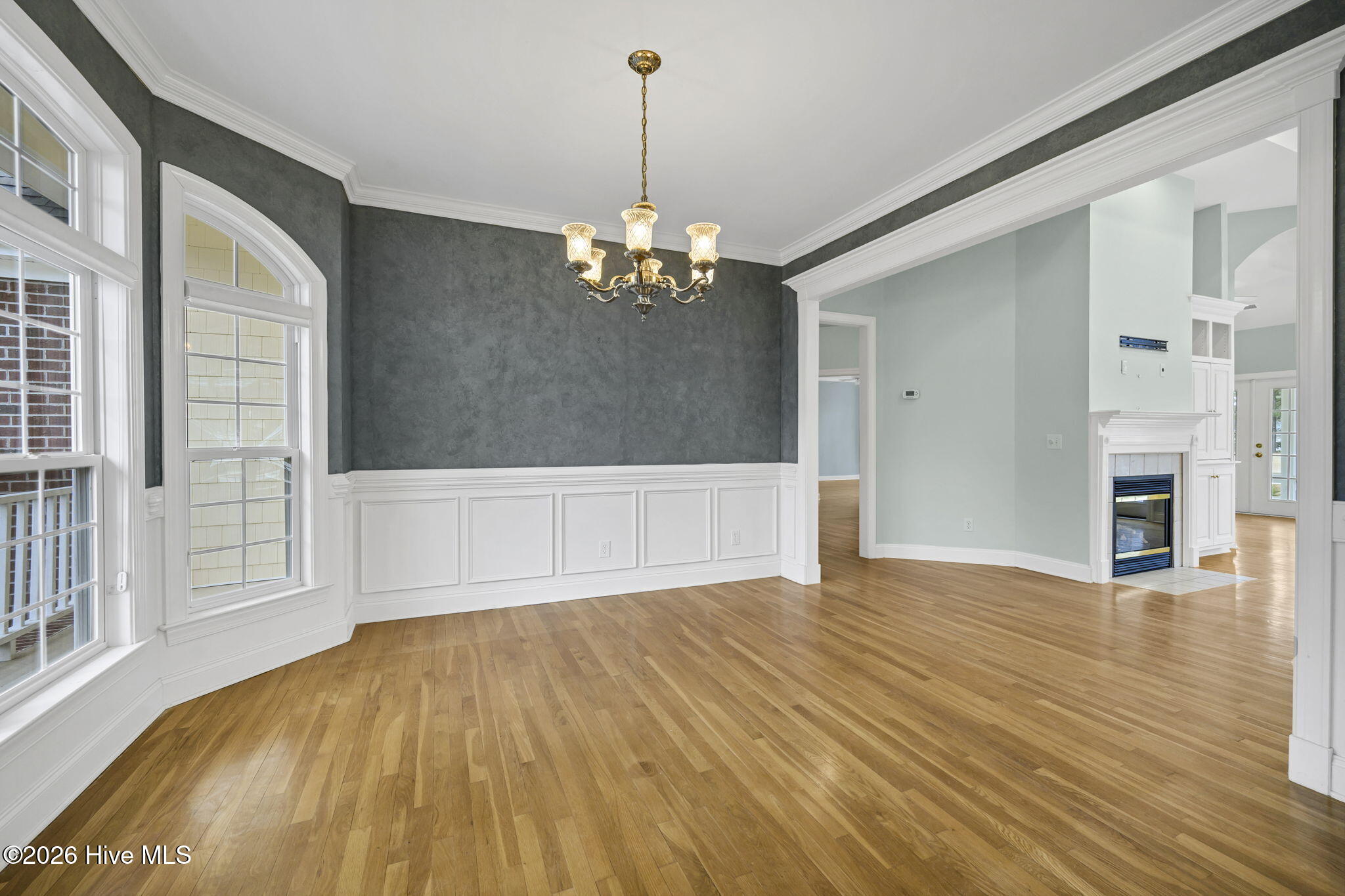 100557033 | Photo 13