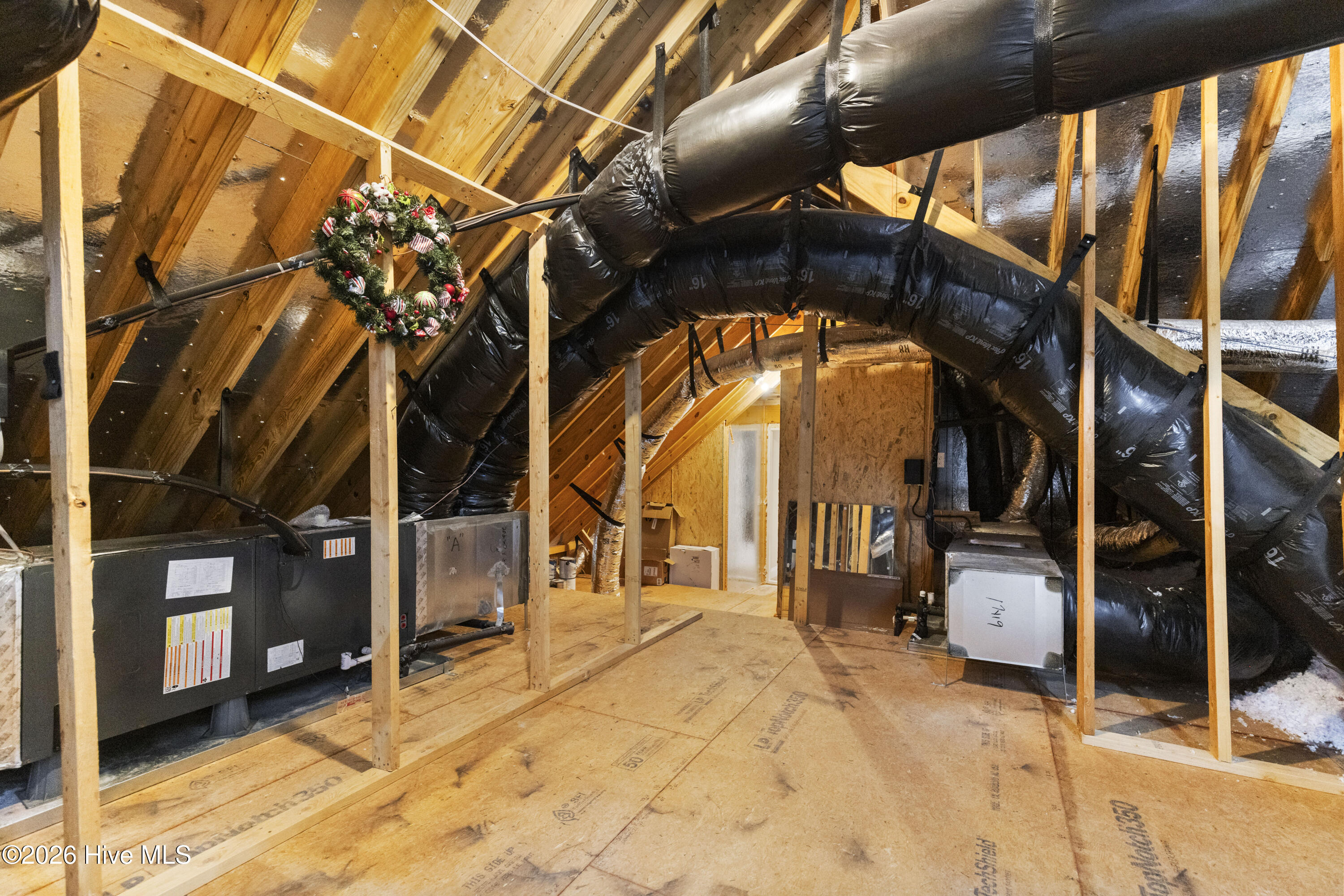 100551646 | Photo 37