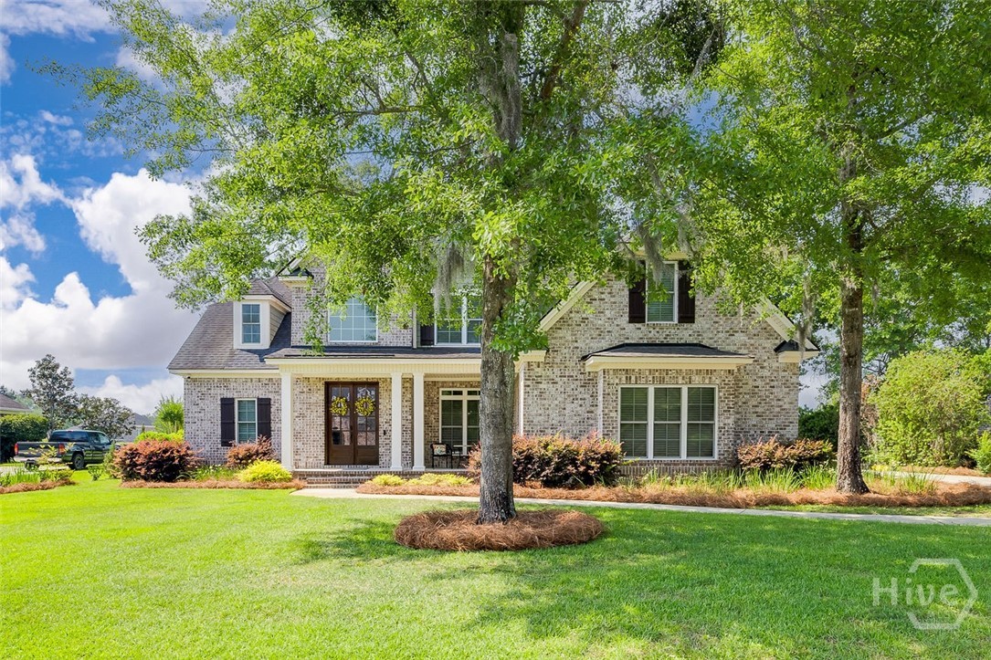 Landscape lighting in the front yard to enhance the beauty of the home at night