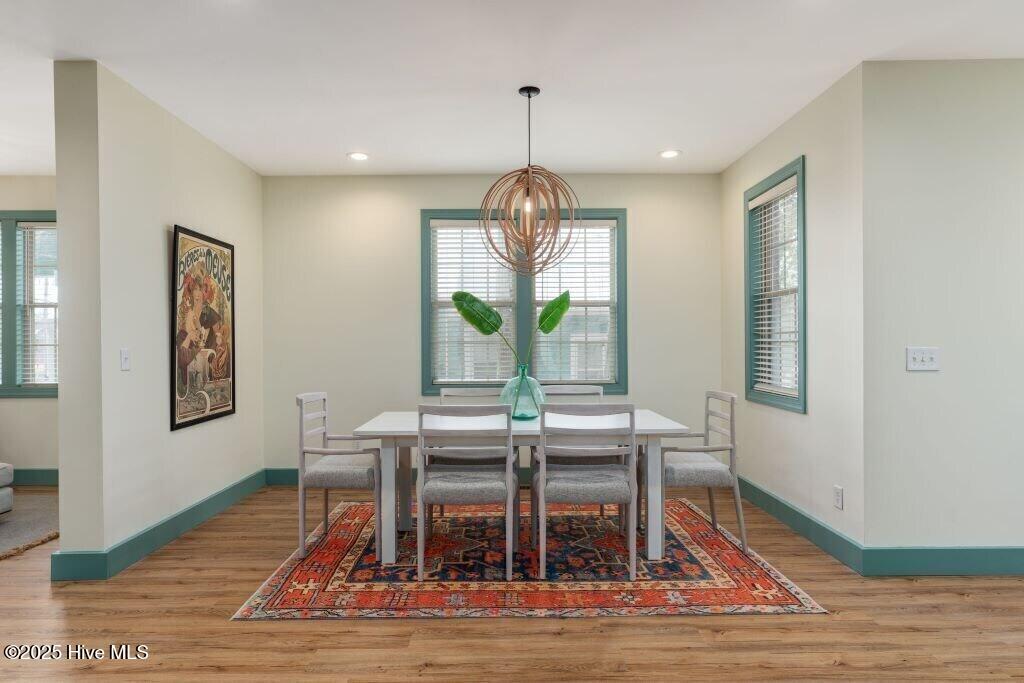 100541868 | Photo 30