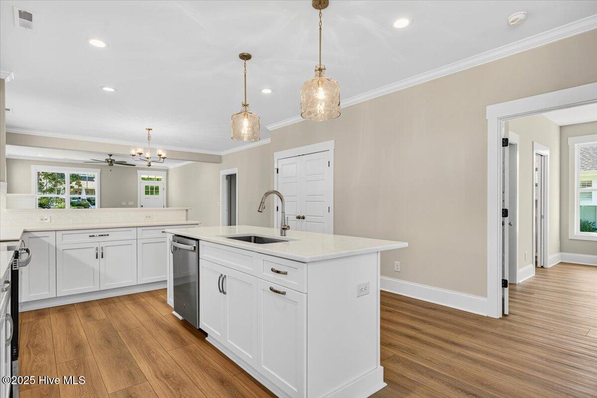 100504765 | Photo 34