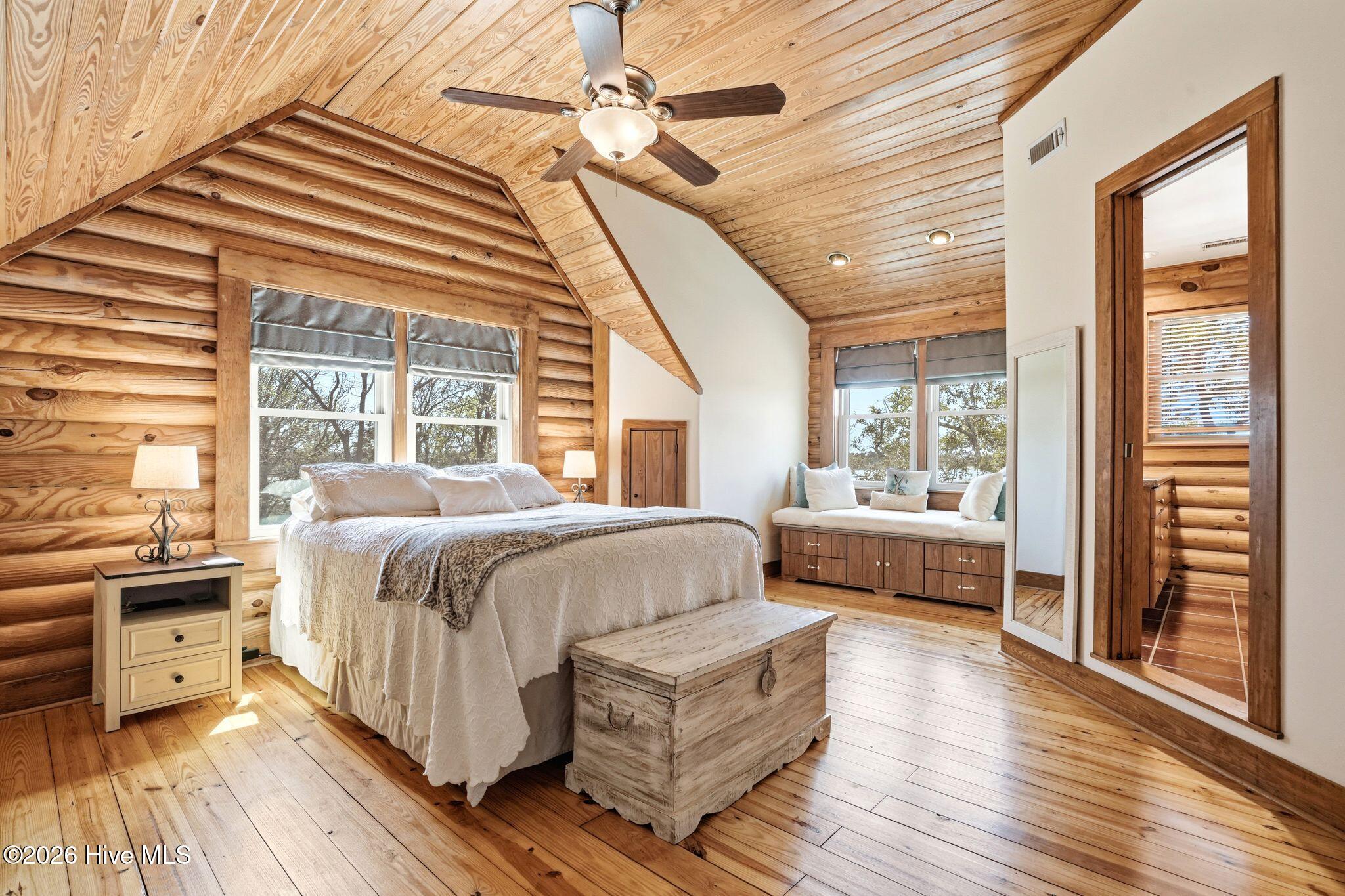 100565055 | Photo 46