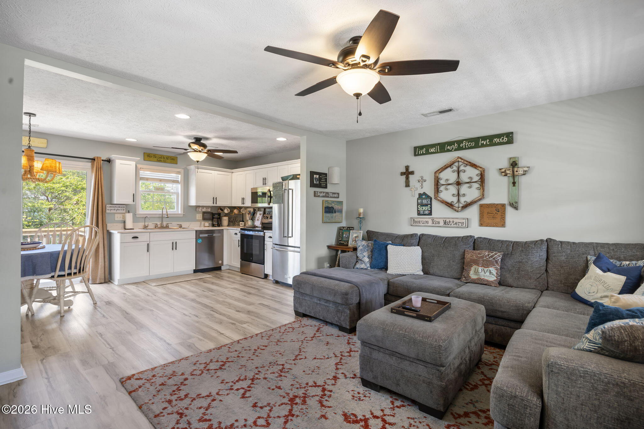 100566425 | Photo 12