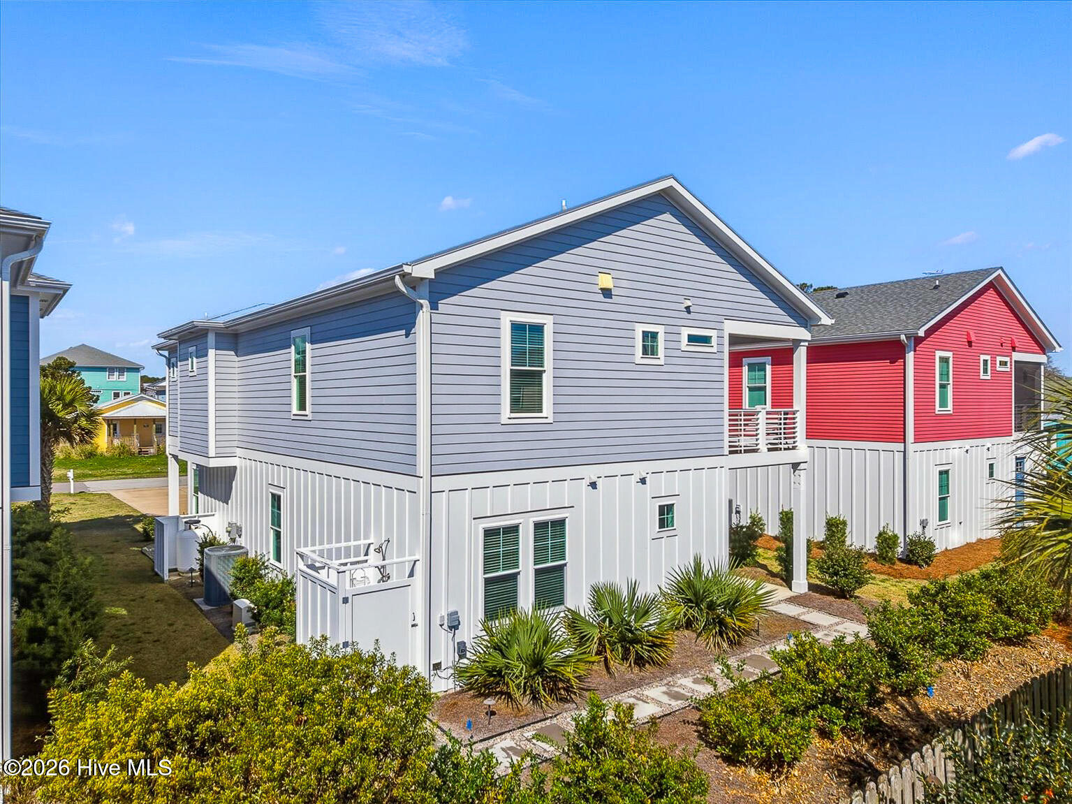 100559735 | Photo 36