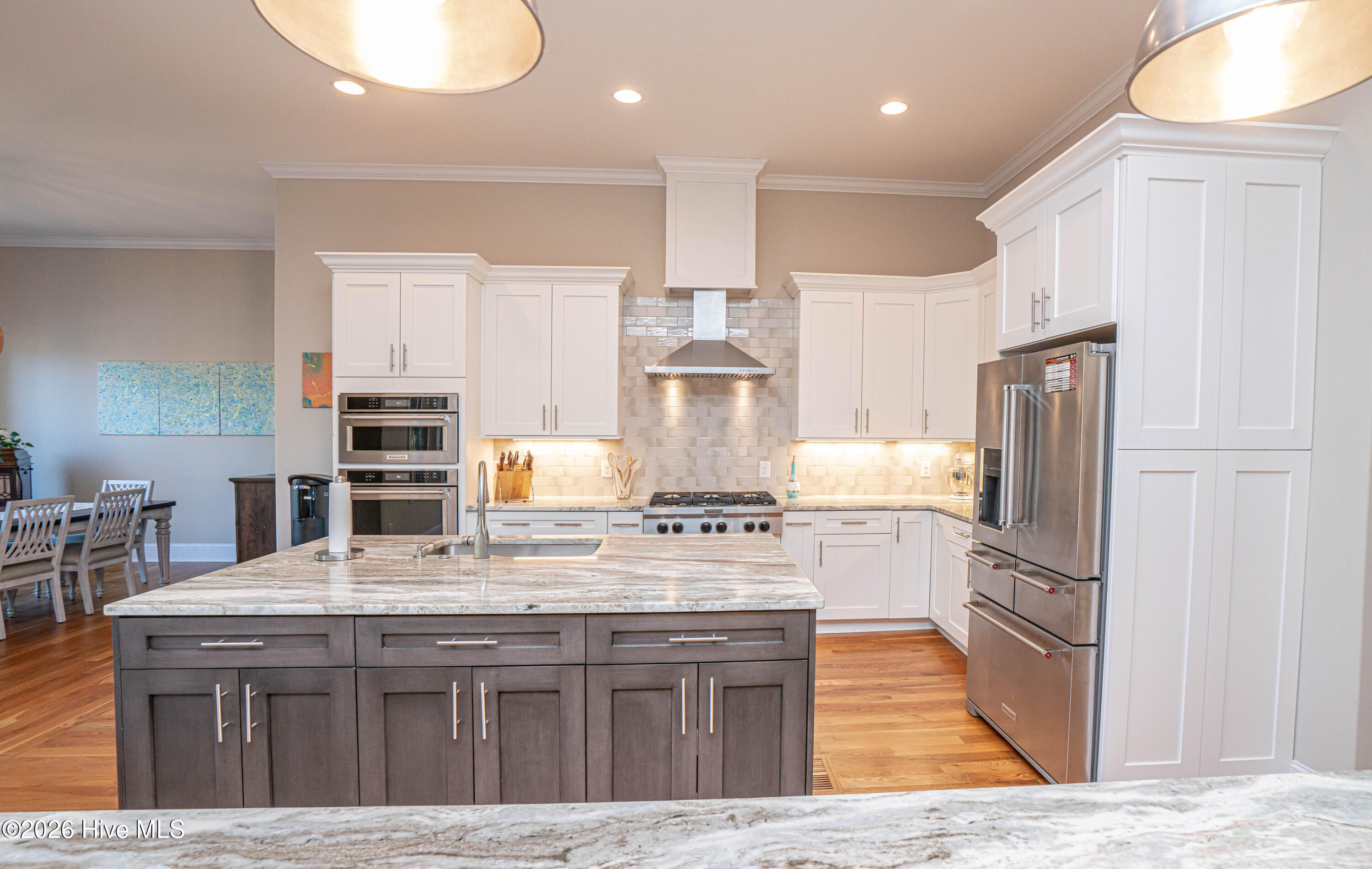 100550389 | Photo 21