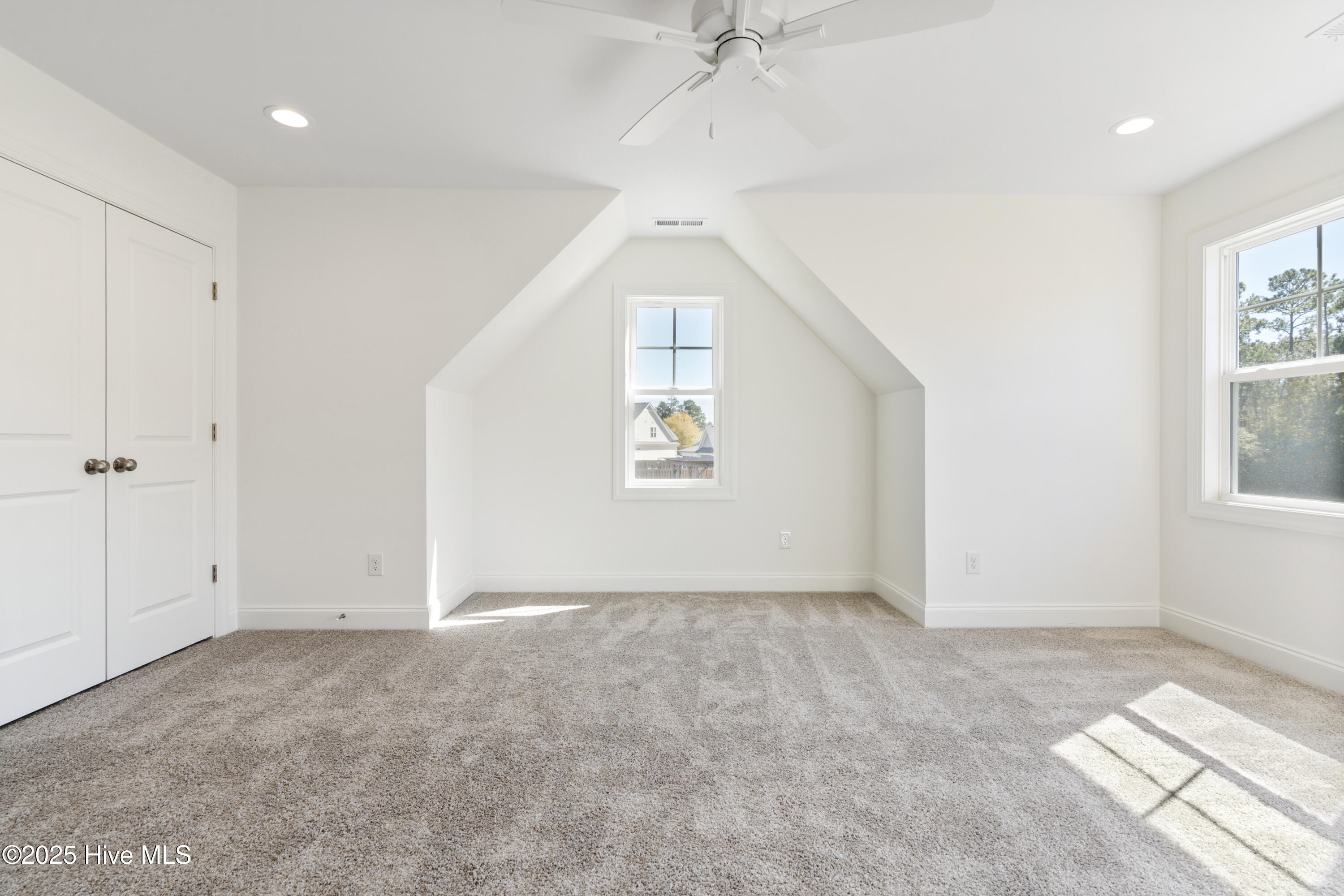 100515288 | Photo 33