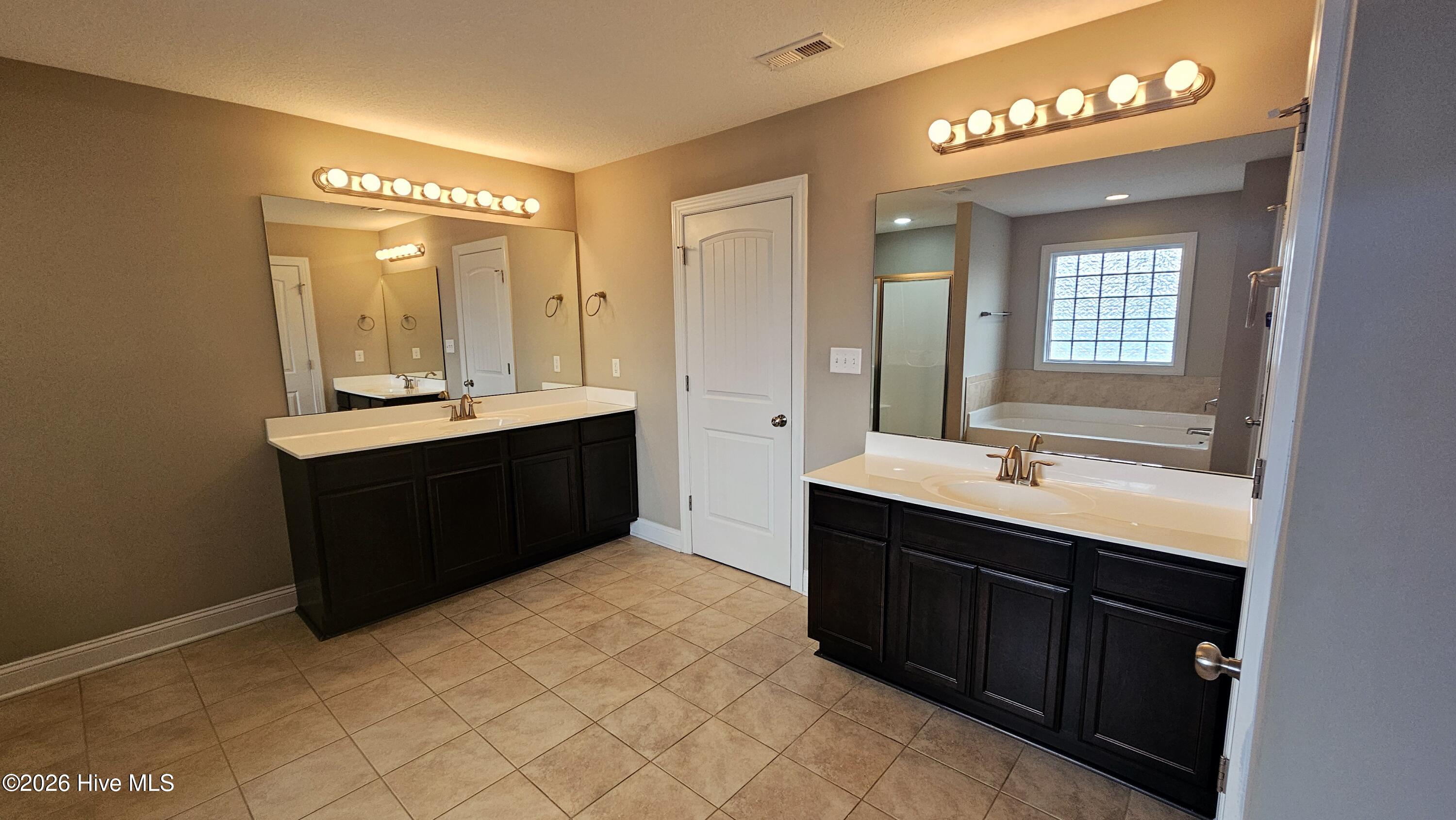 100549726 | Photo 18