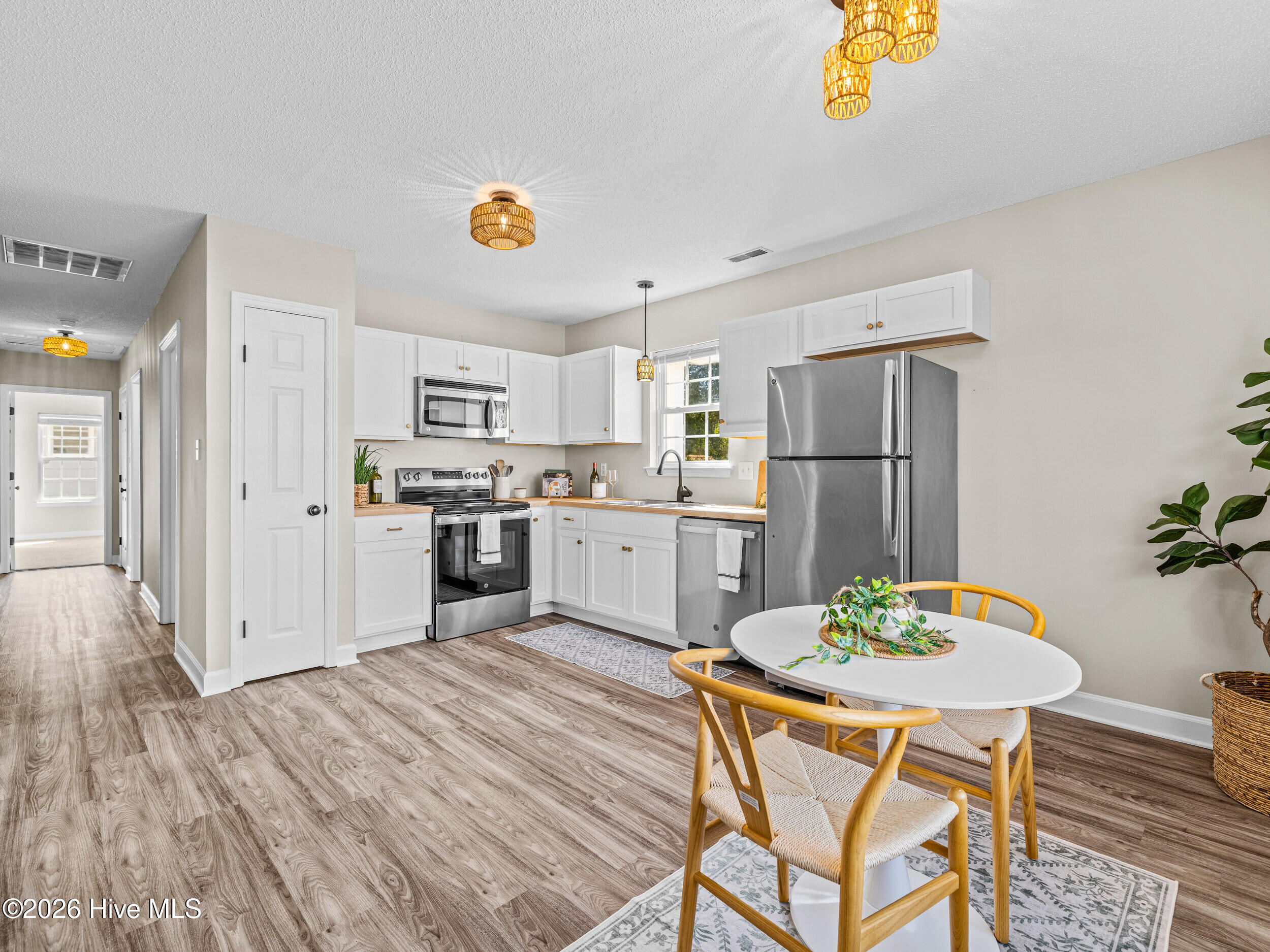 100554469 | Photo 15