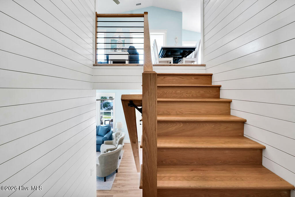 100560016 | Photo 23