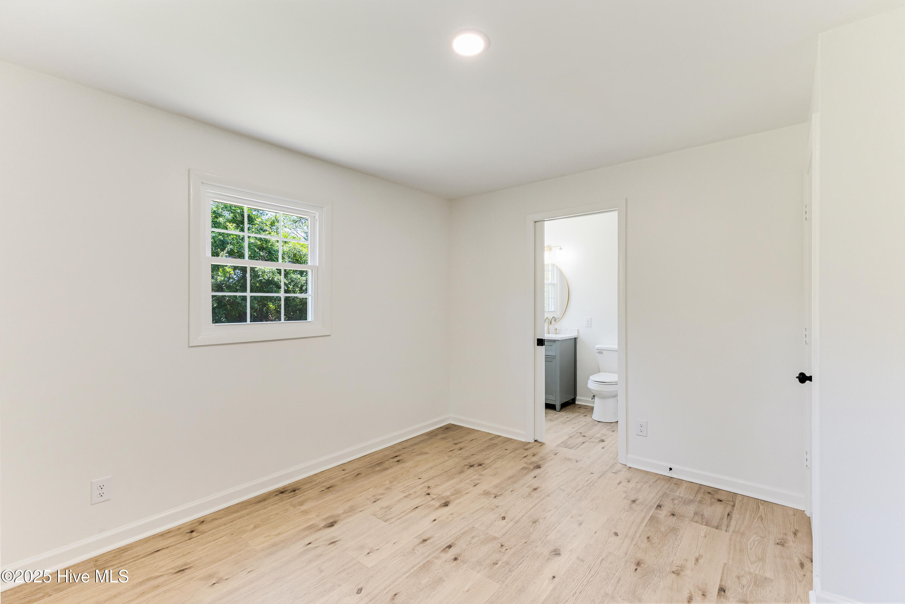 100509381 | Photo 28