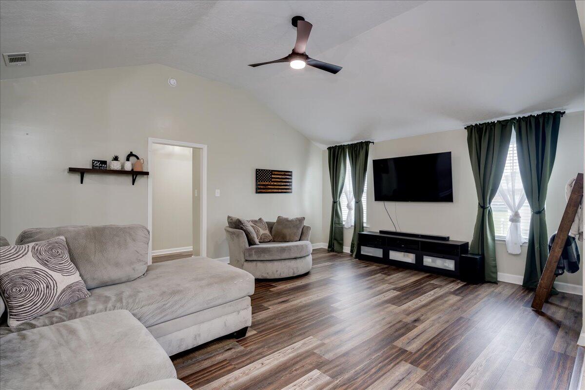 4076 Pullman Circle