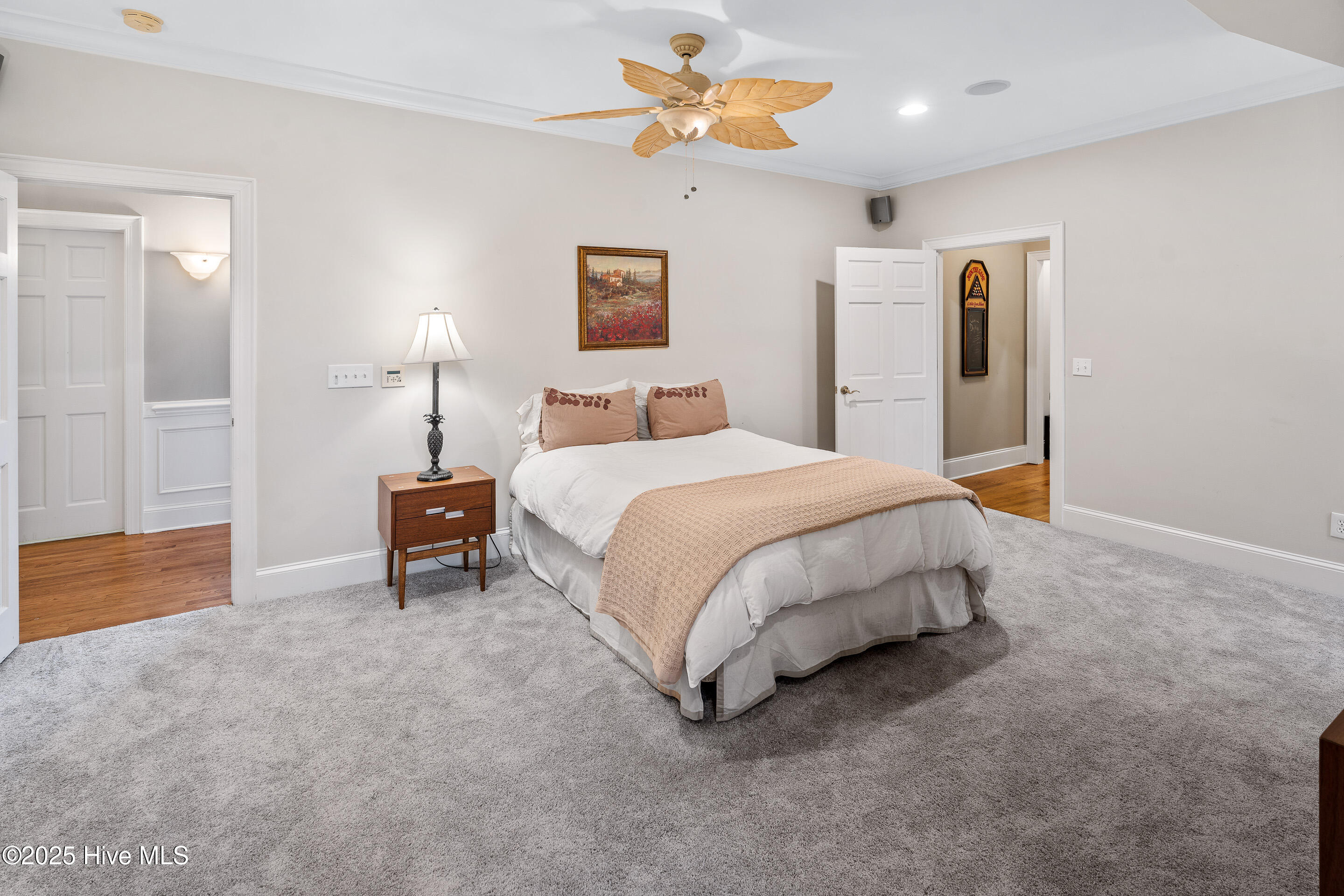 100530857 | Photo 60