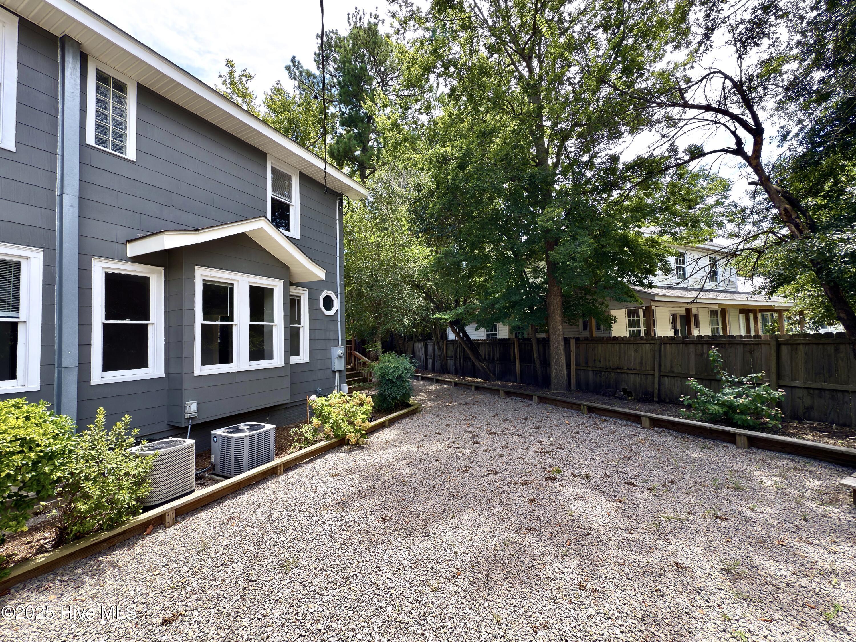 100521707 | Photo 23