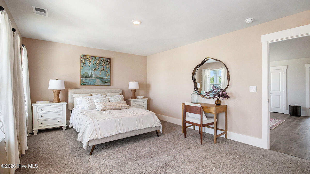 100567119 | Photo 28