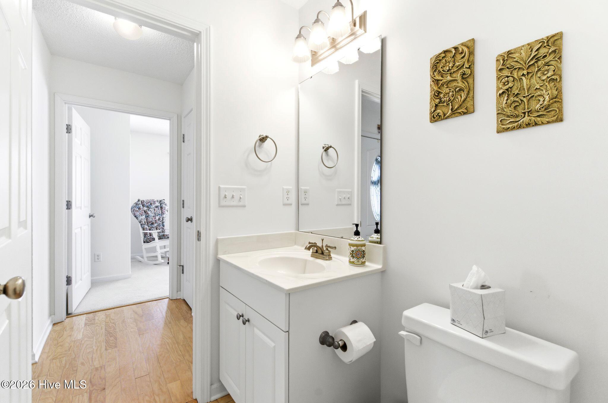 100562982 | Photo 38