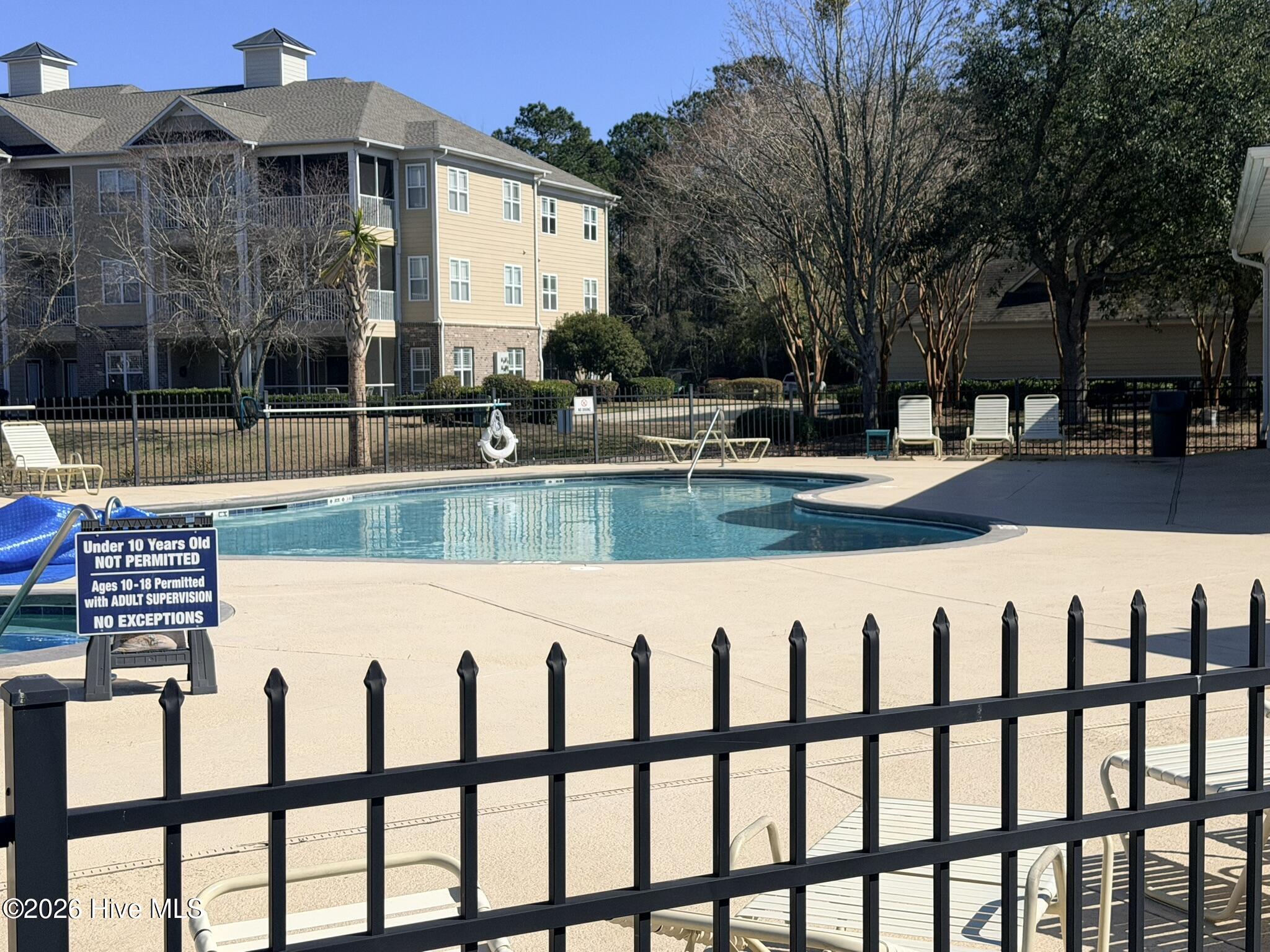 100558778 | Photo 34